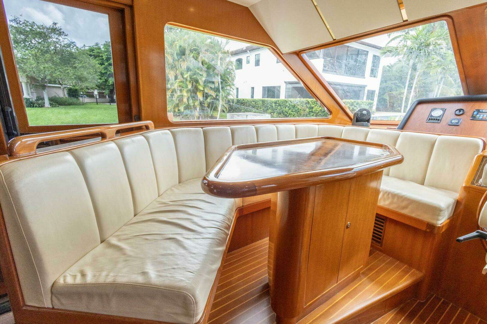 2005 Ocean Alexander Raised Pilothouse Flybridge Sedan - Image 8