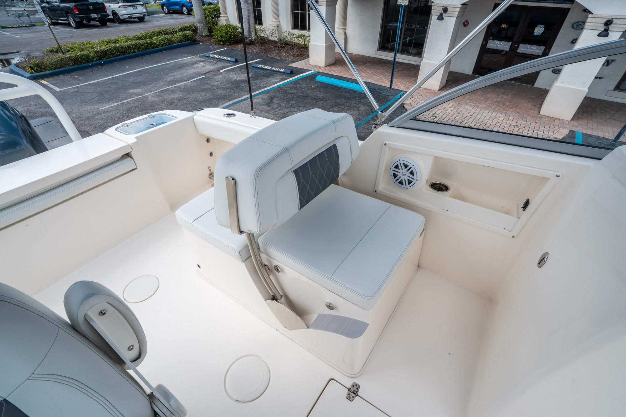 2024 Cobia 220 Dual Console - 16