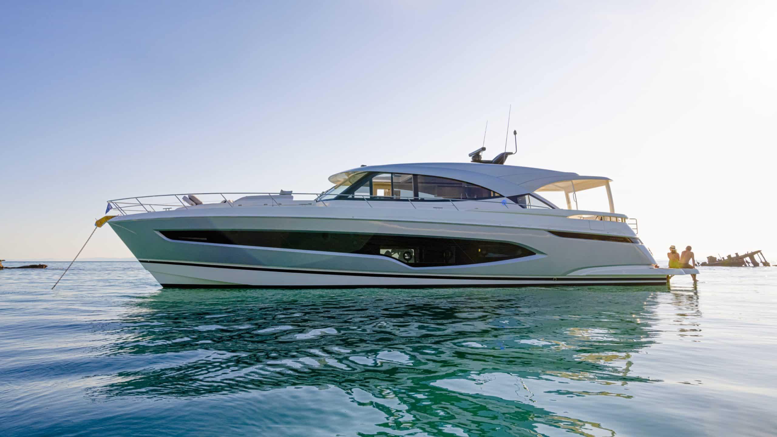 2026 Riviera 6800 Sport Yacht Platinum Edition
