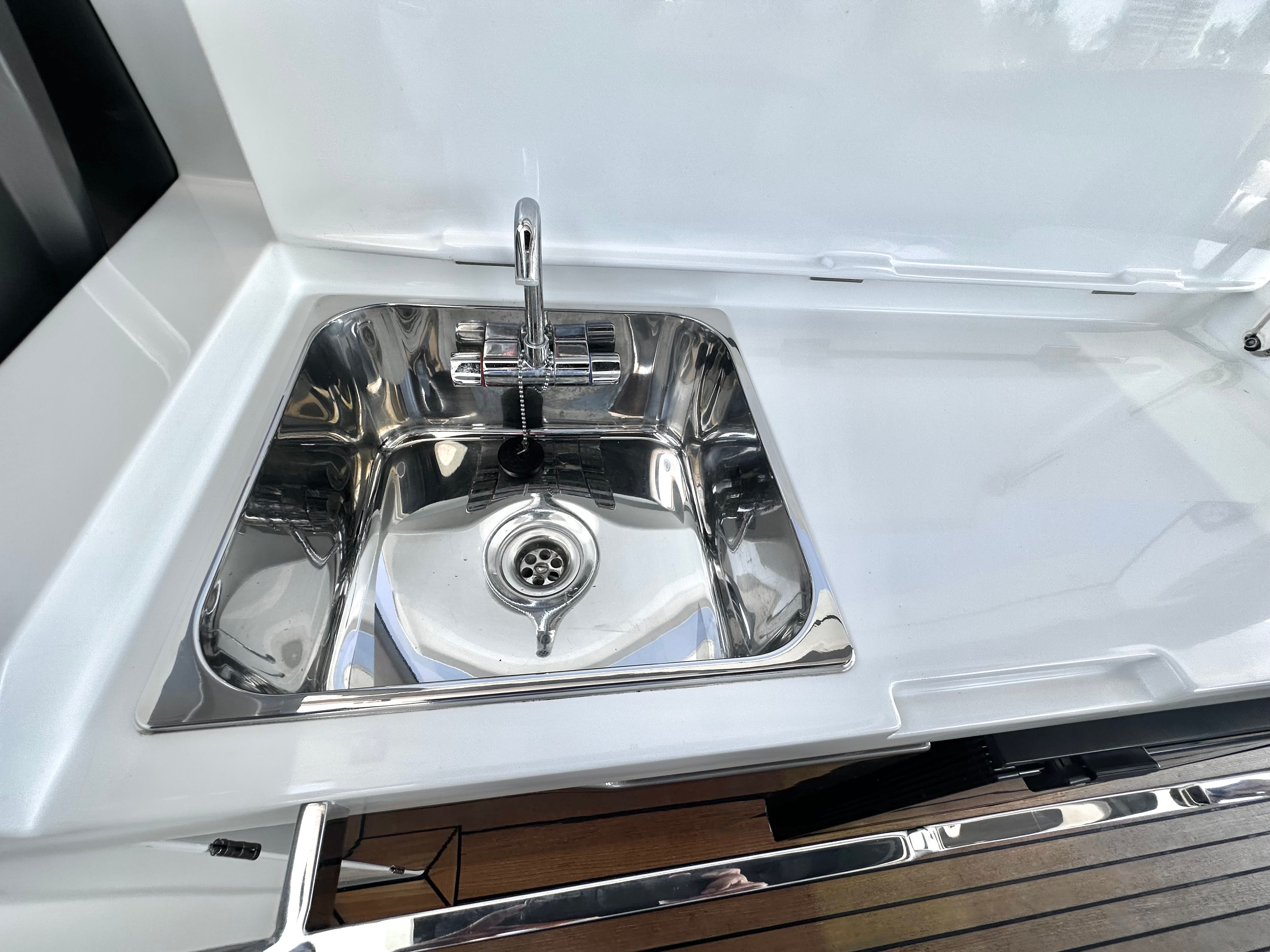 Stainless steel sink on Galeon 485 HTS yacht, 2019 model.