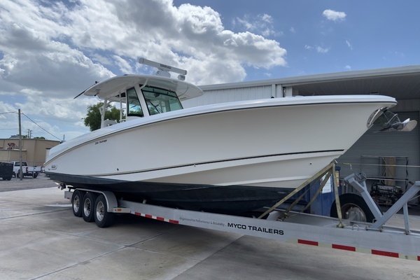2016 Boston Whaler 350 Outrage