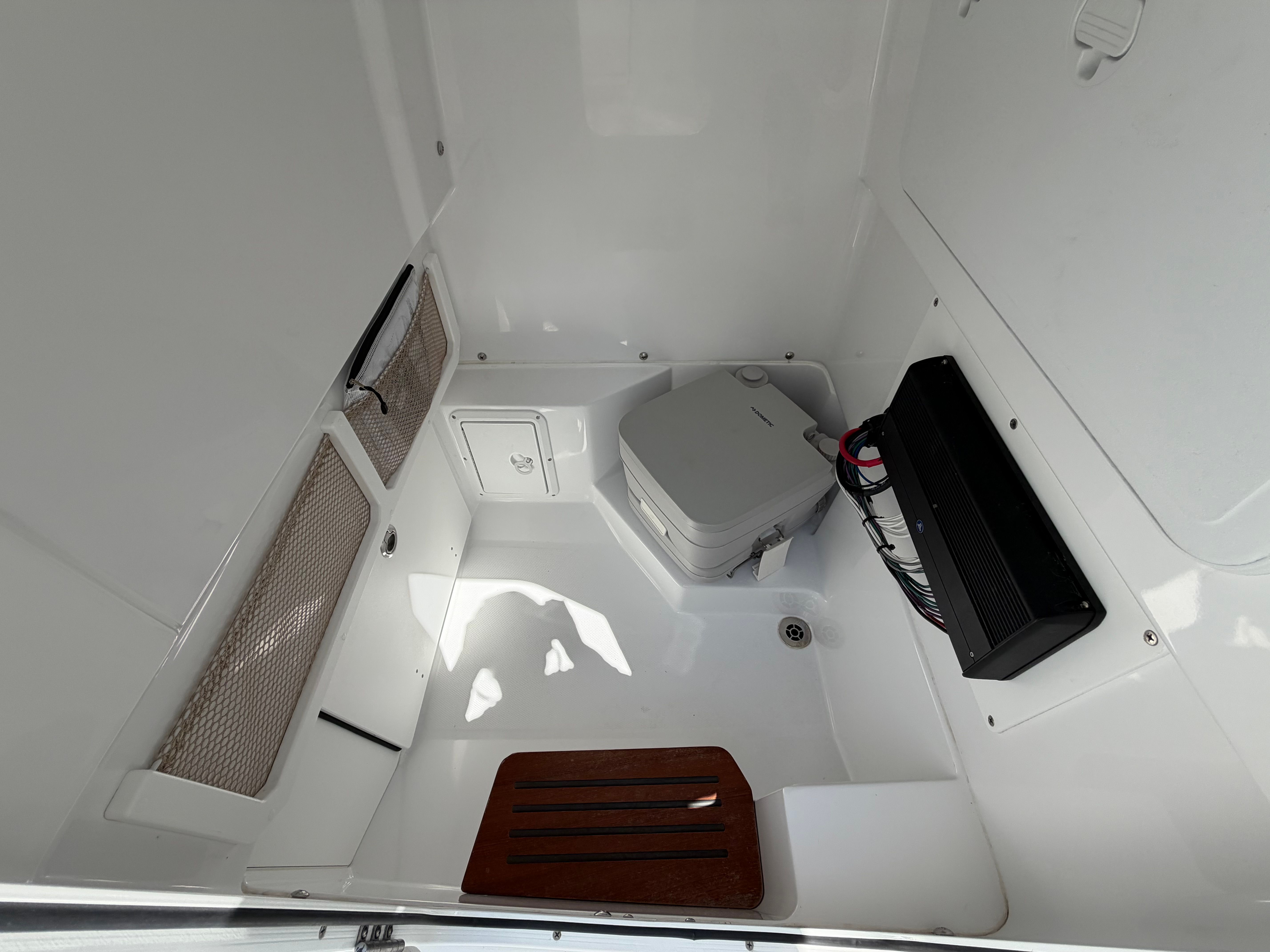 2025 Everglades 253 Center Console - 19