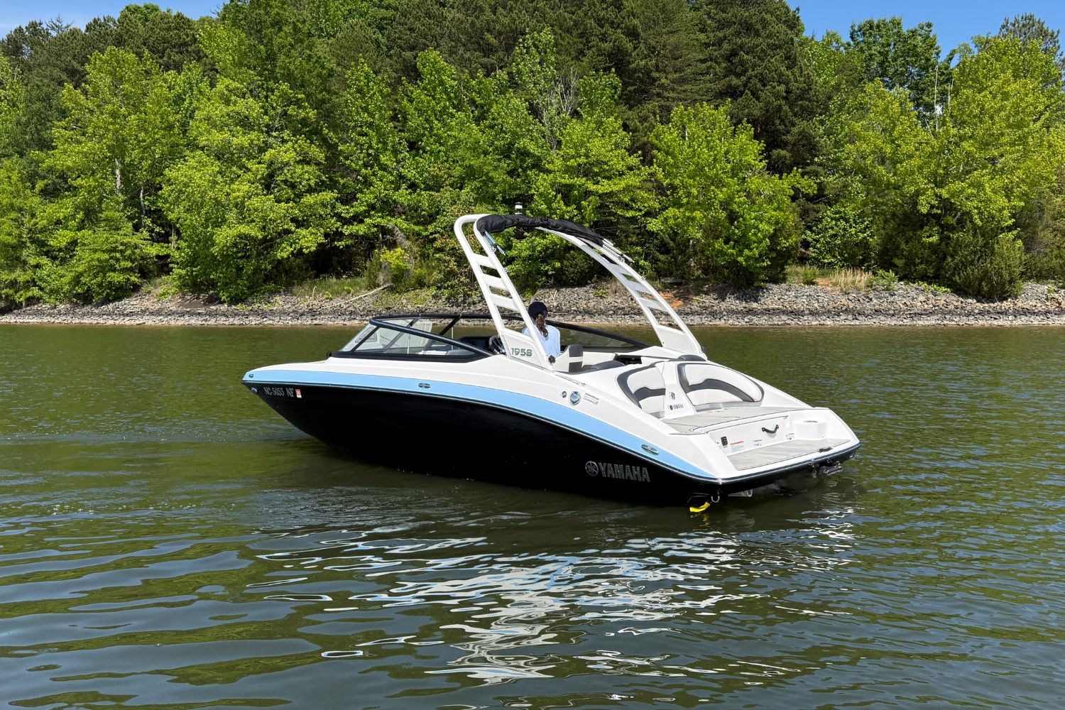 2025 Yamaha Boats 195S - 2