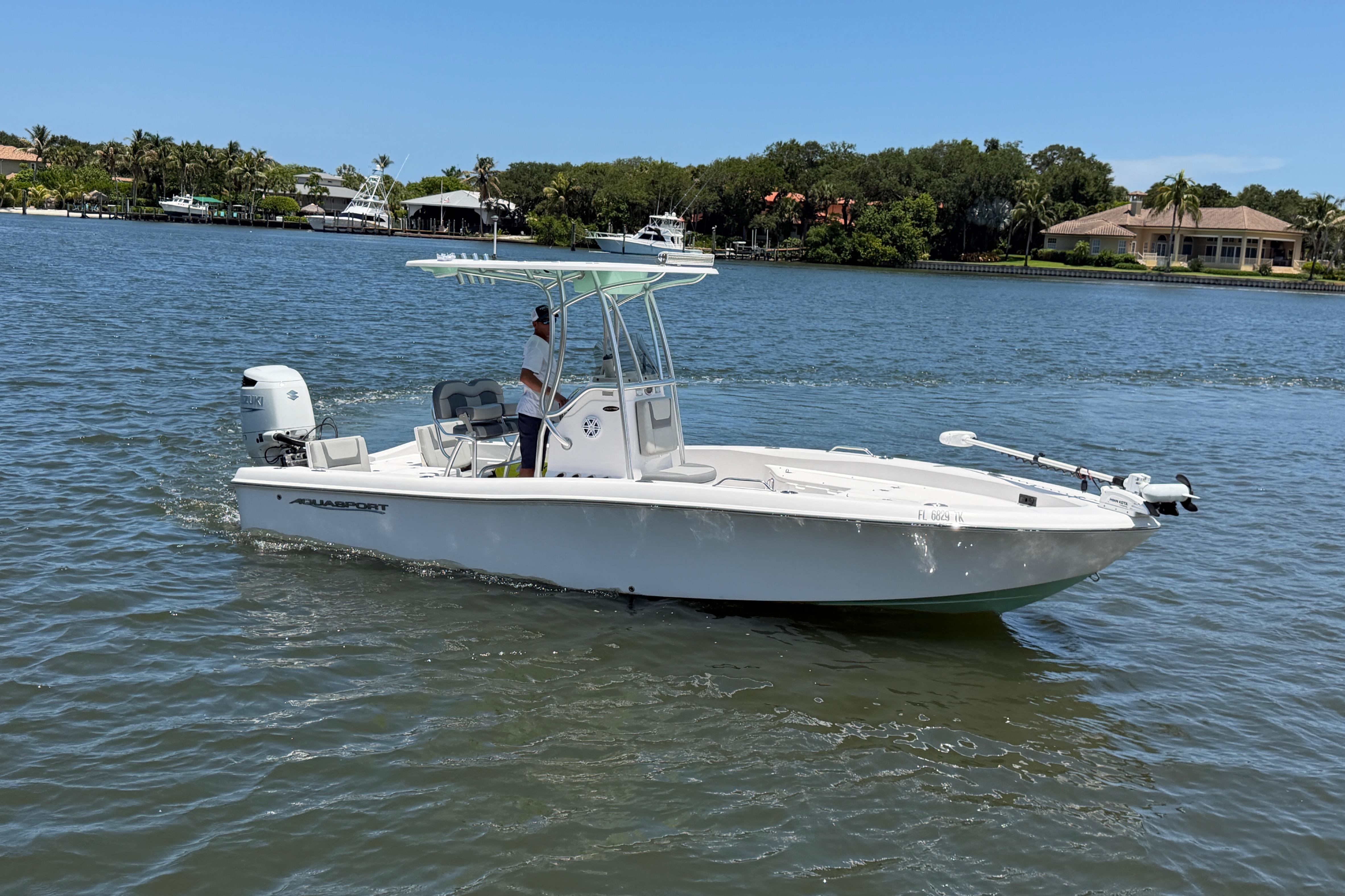 2022 Aquasport 230 Pro Bay