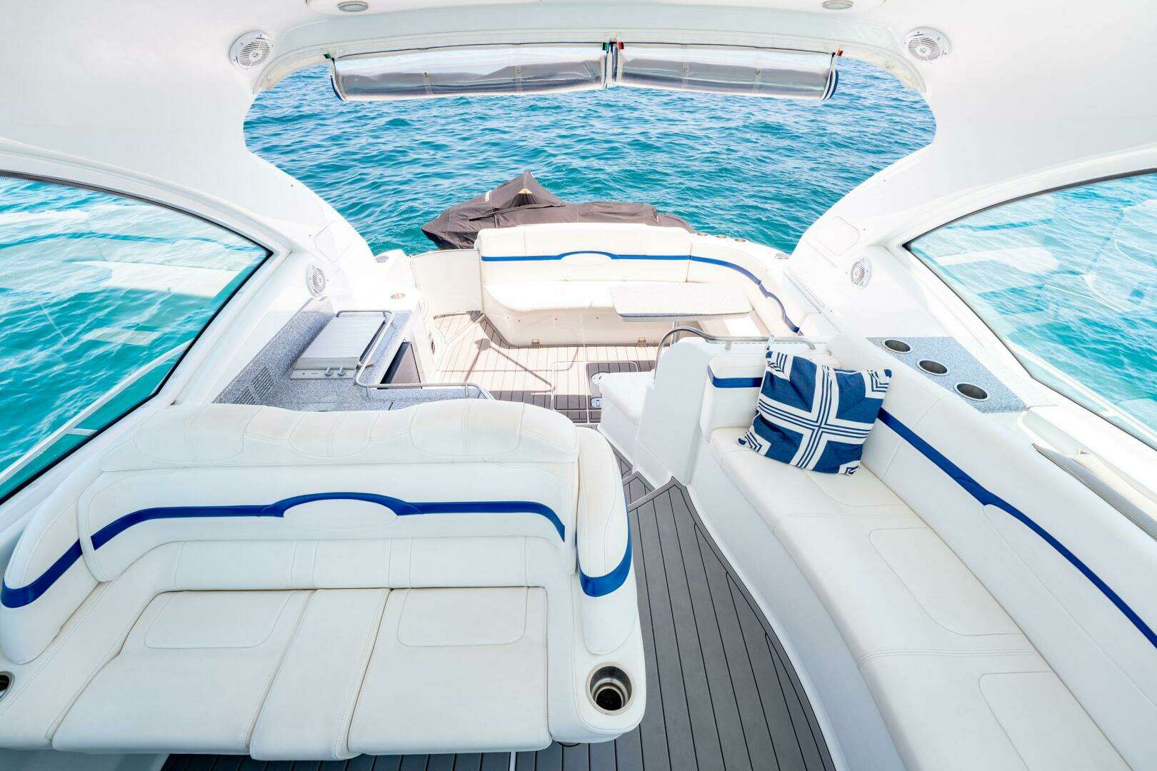 2007 Formula 45 Yacht - Image 45