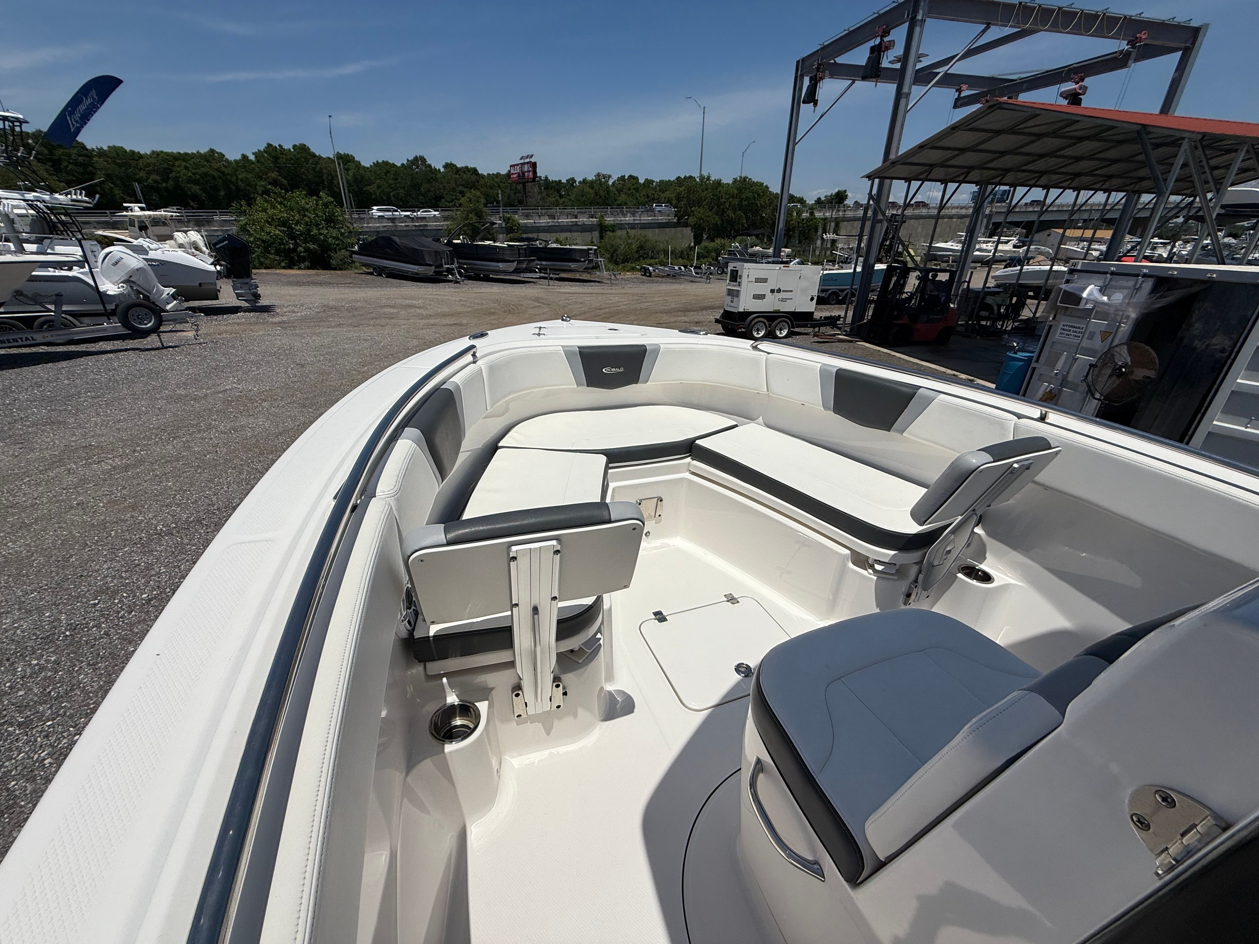 2022 ROBALO 230 CC - Image 20