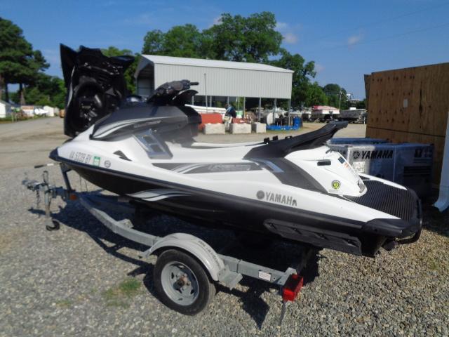 2015 Yamaha WaveRunner FX Cruiser HO