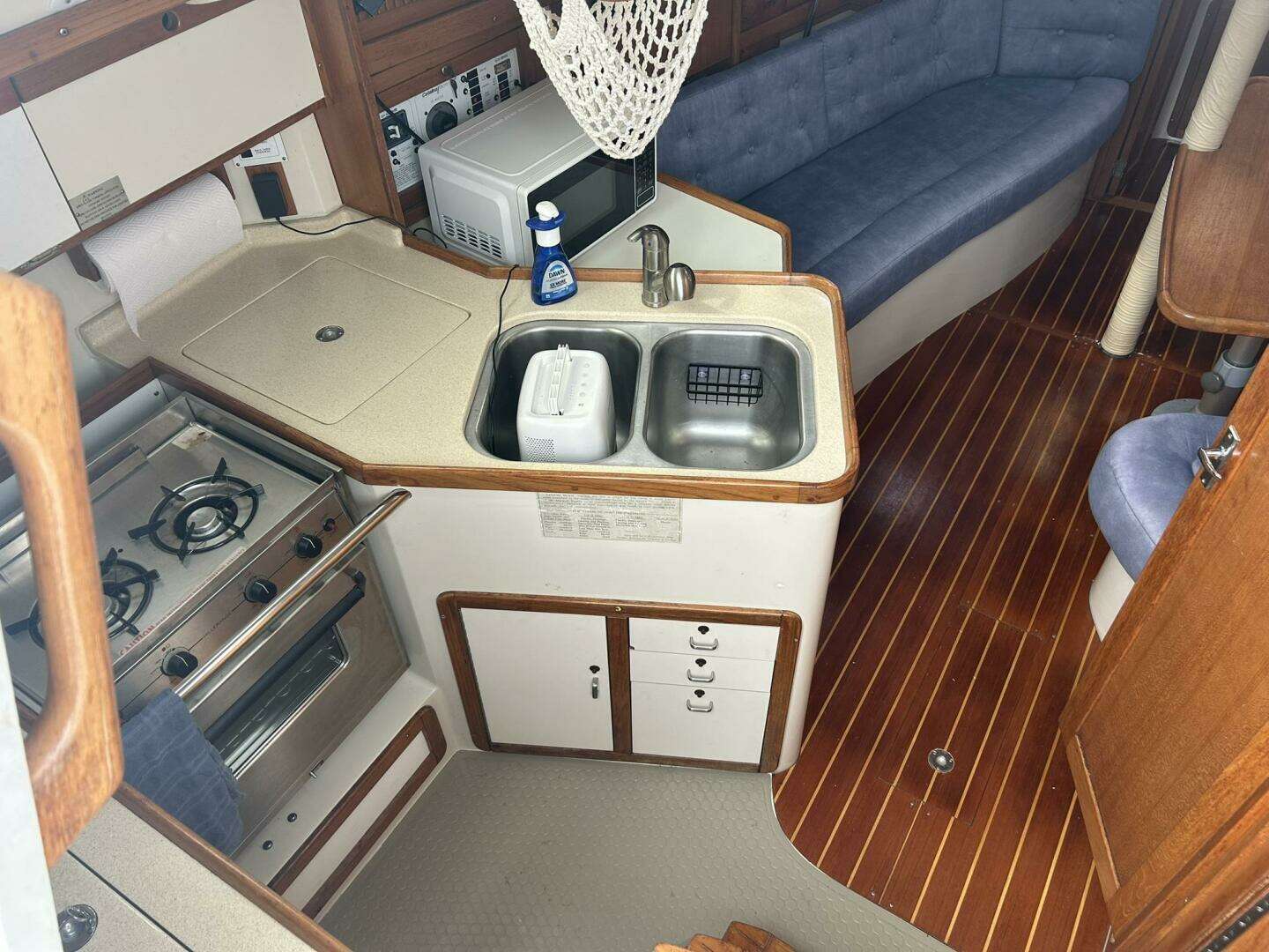 1995 Catalina 320 - Image 5