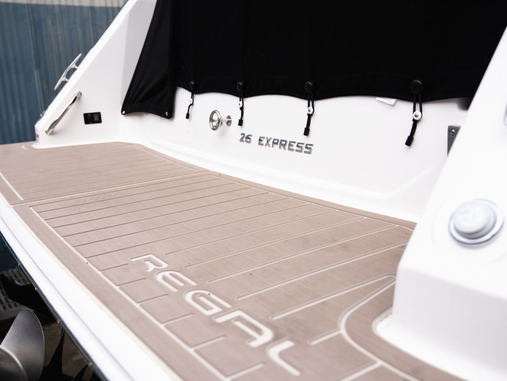 2026 Regal 26 Express - 32