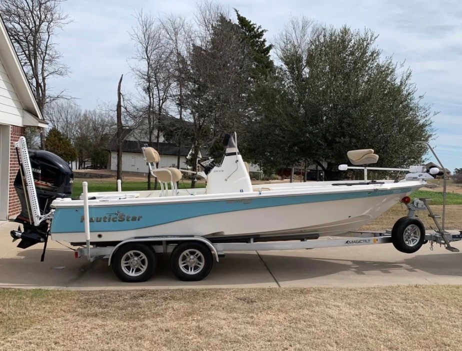 2019 NauticStar 215 XTS Shallow Bay