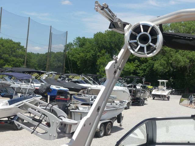 2023 Malibu Wakesetter 23 LSV - 23