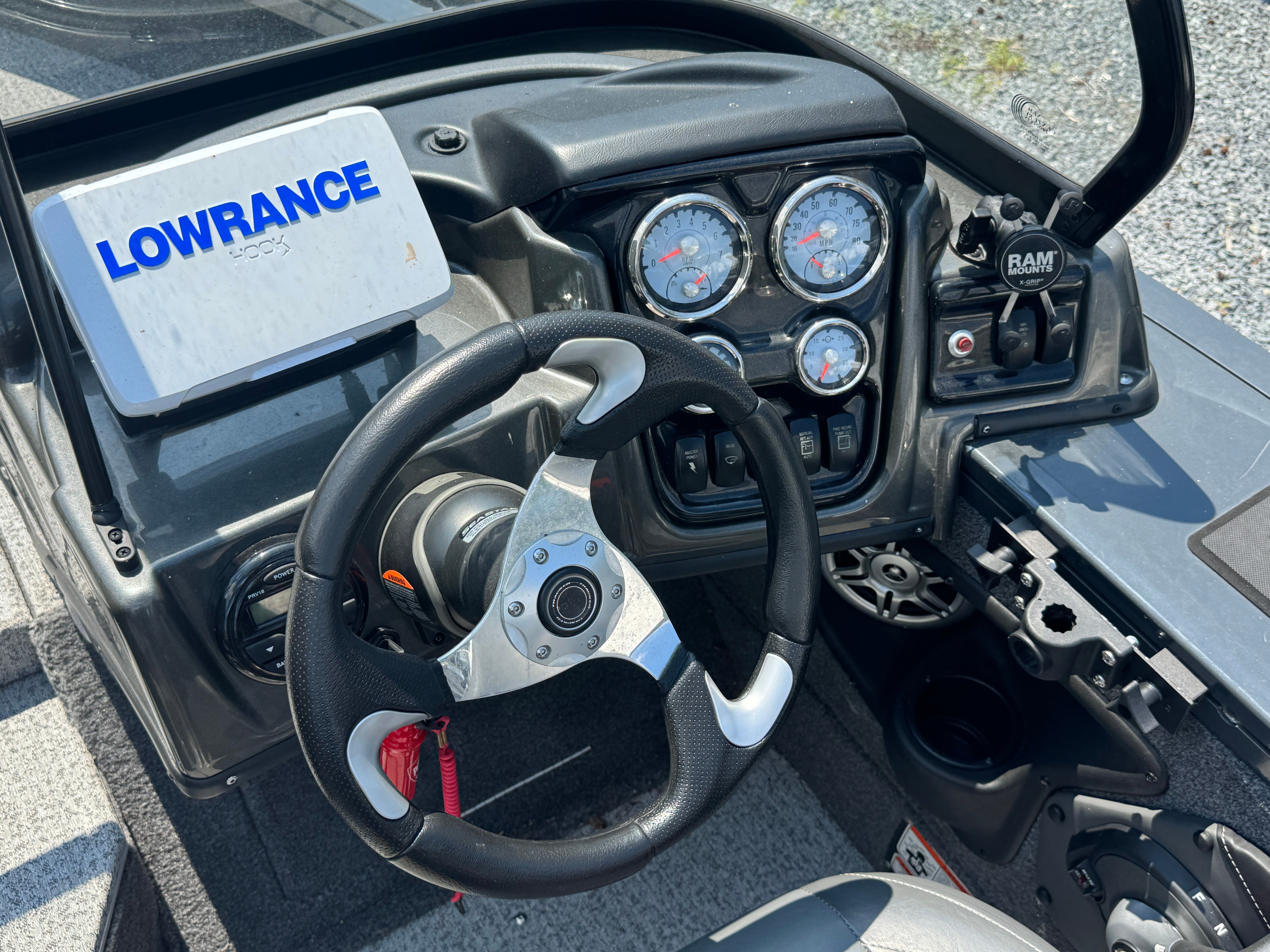 2021 TRACKER TARGA V18 - Image 10