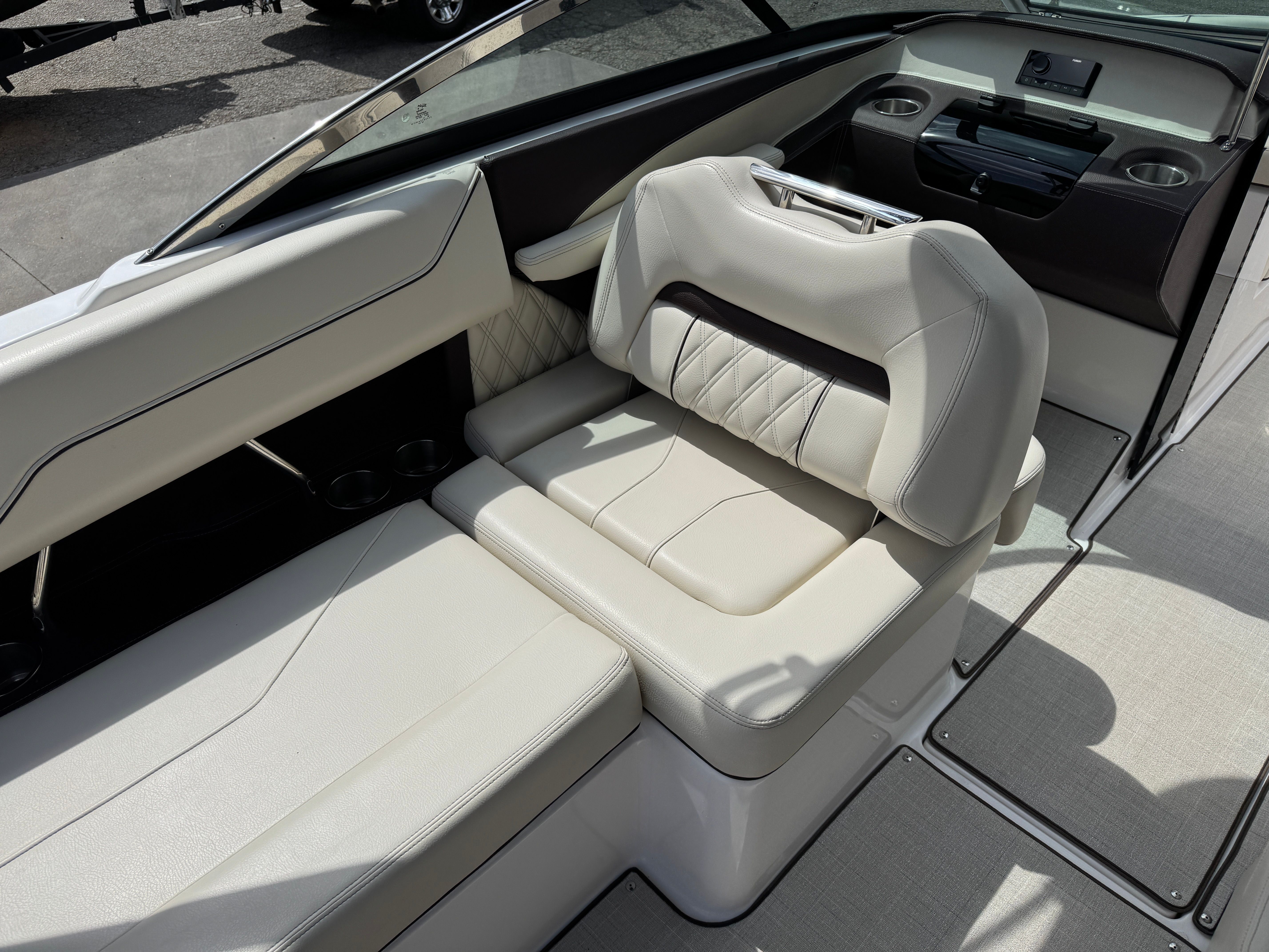 2023 REGAL LS4 - Image 15