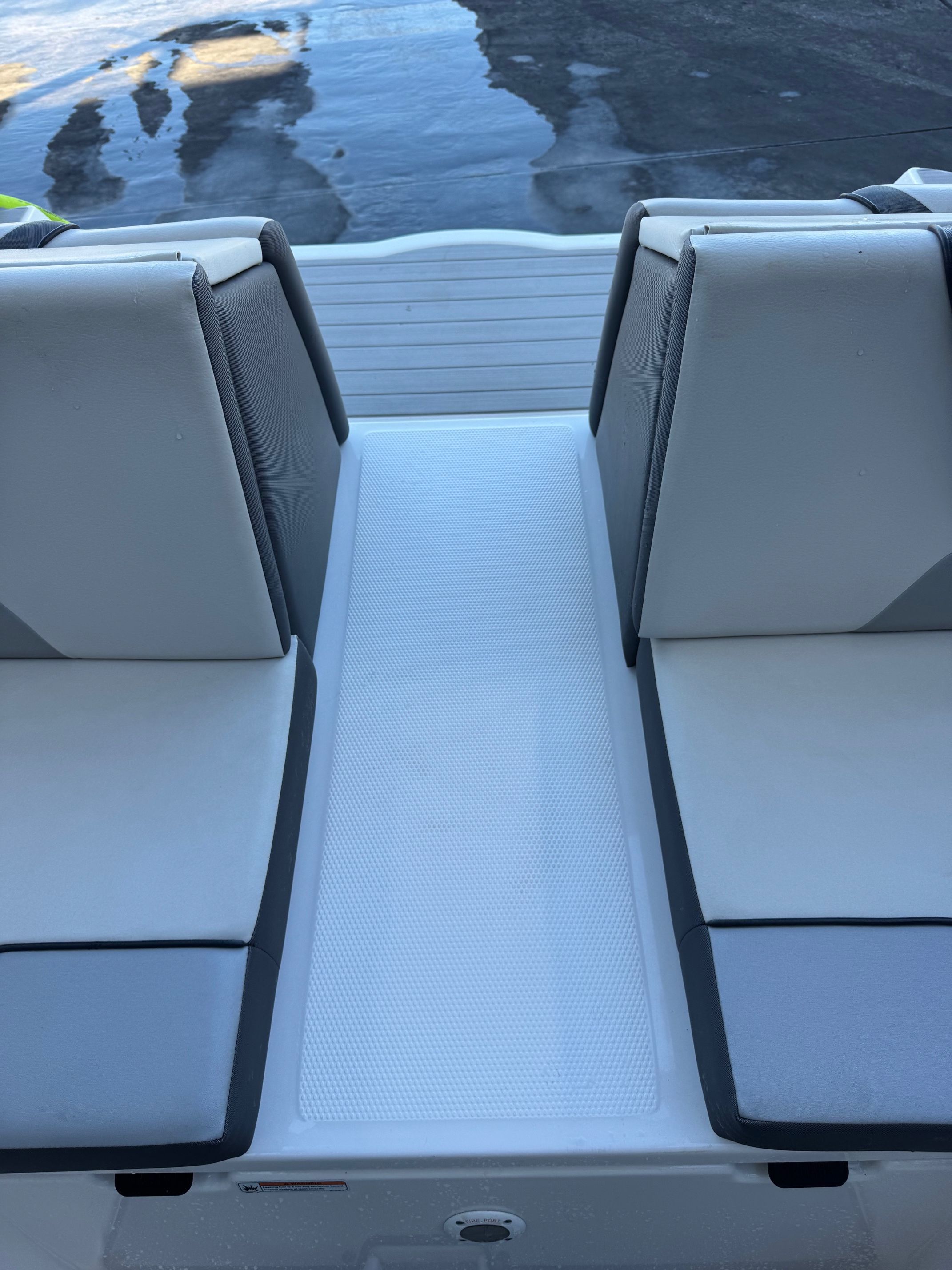 2023 Yamaha Boats AR220 - 13