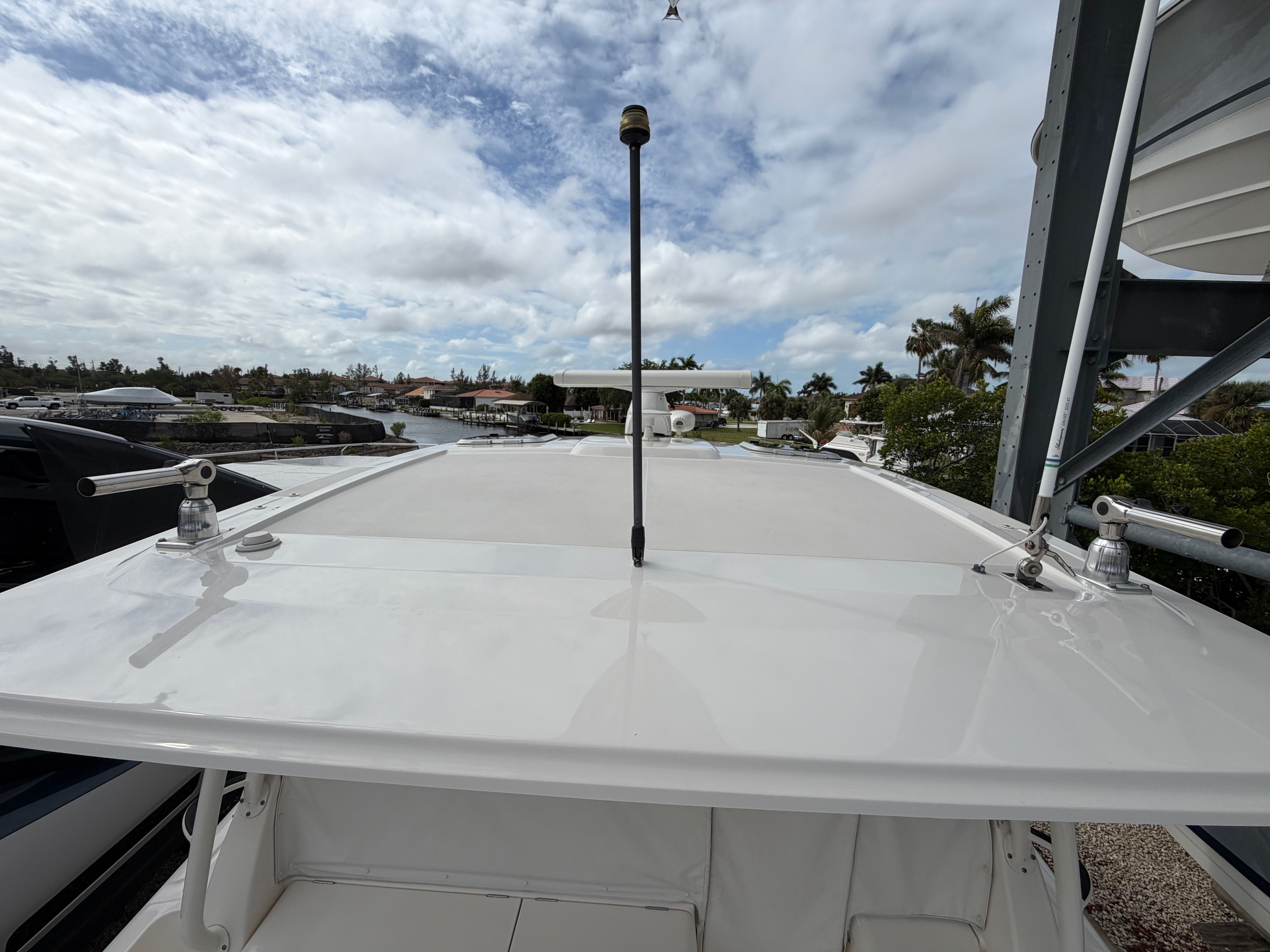 2017 Pursuit OS 385 Offshore - 17