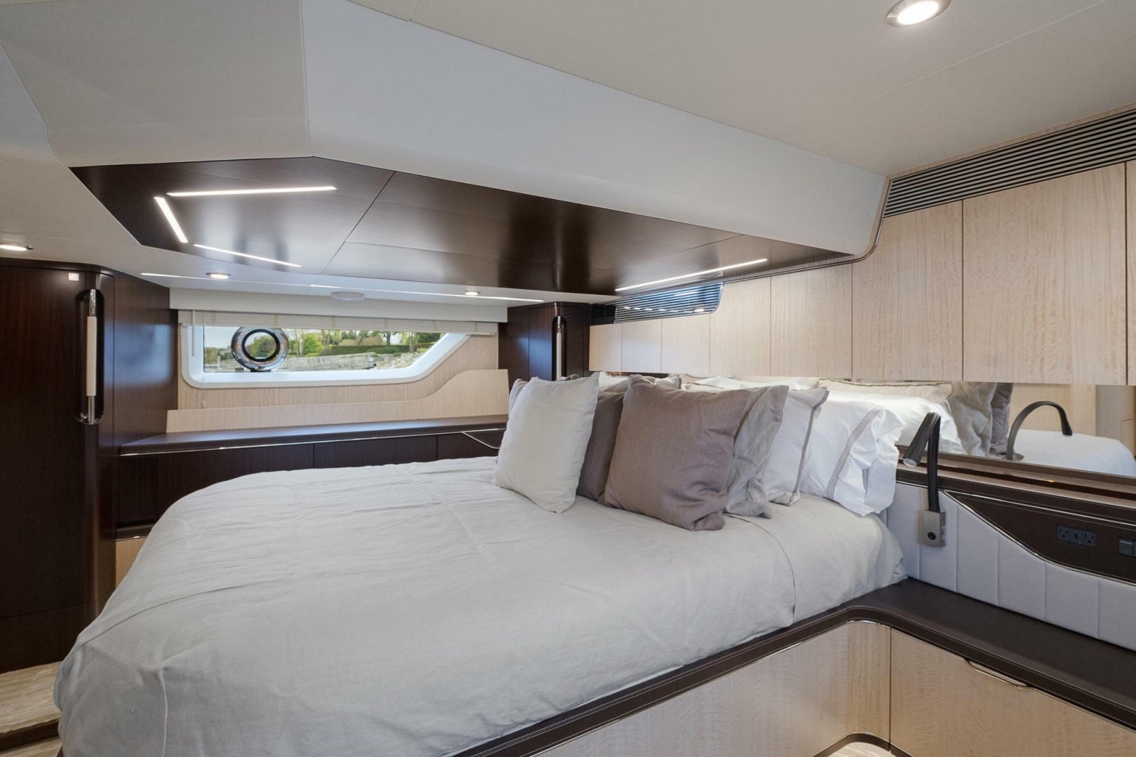 2019 Burger 48 CUSTOM - Image 50