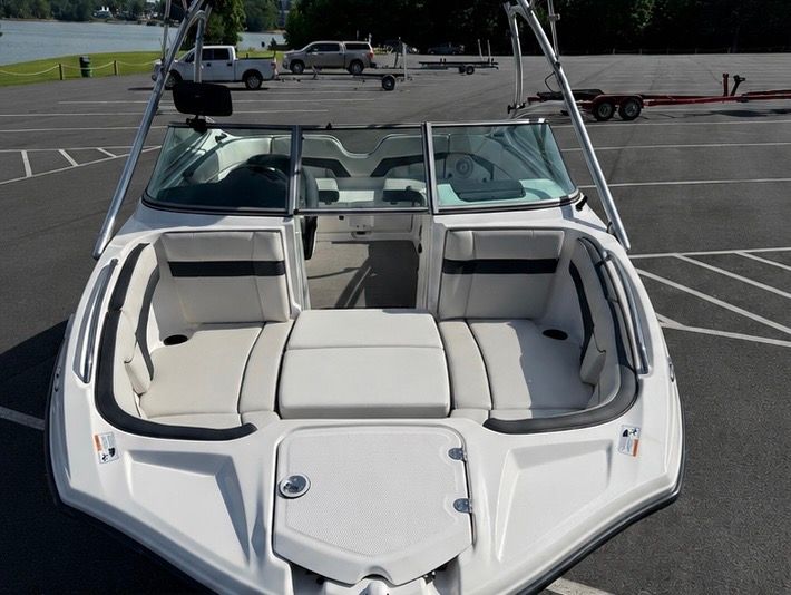 2015 Yamaha Boats AR210 - 7