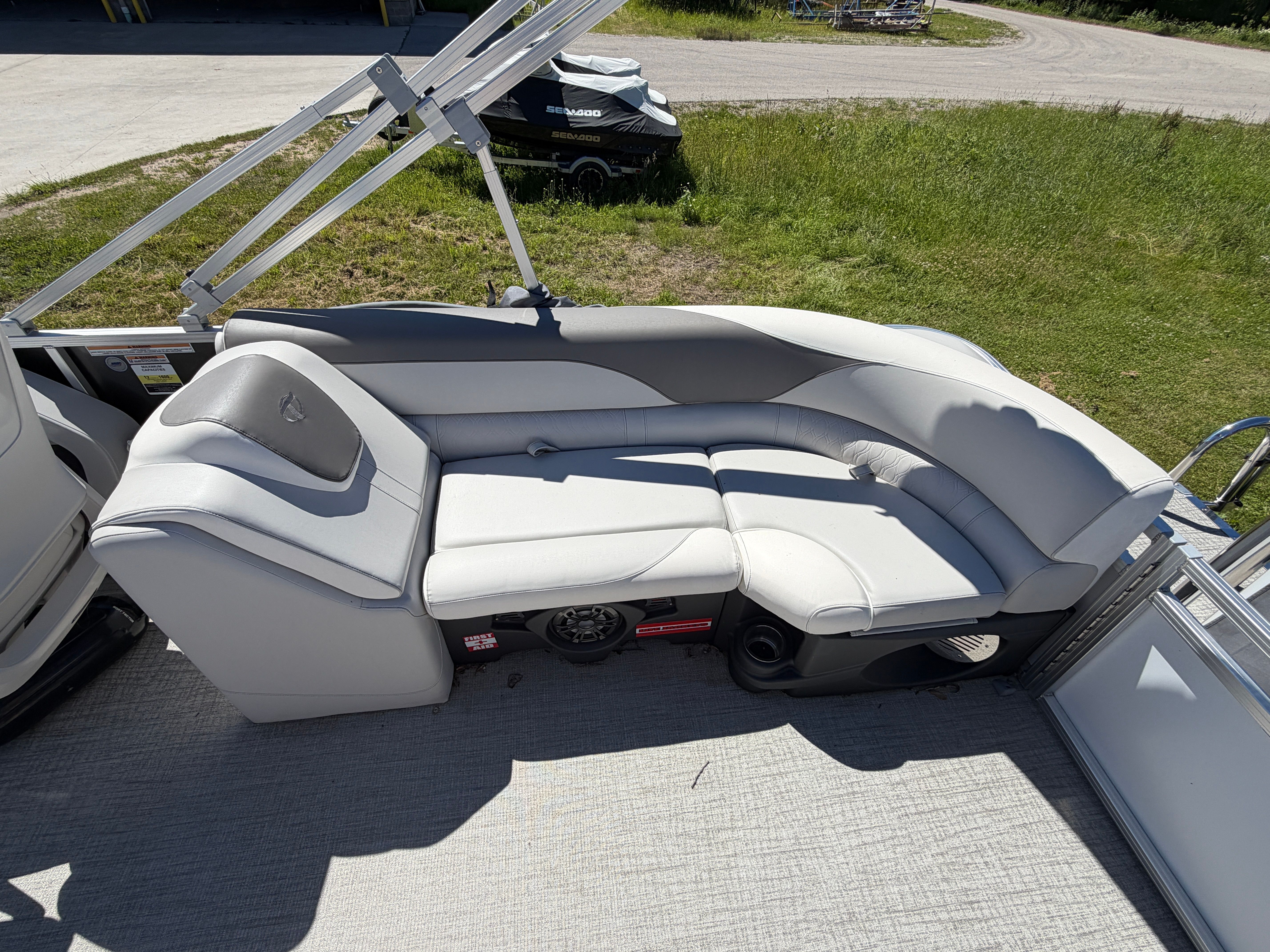 2024 Tahoe Pontoon LTZ 2385 Quad Lounger - 14