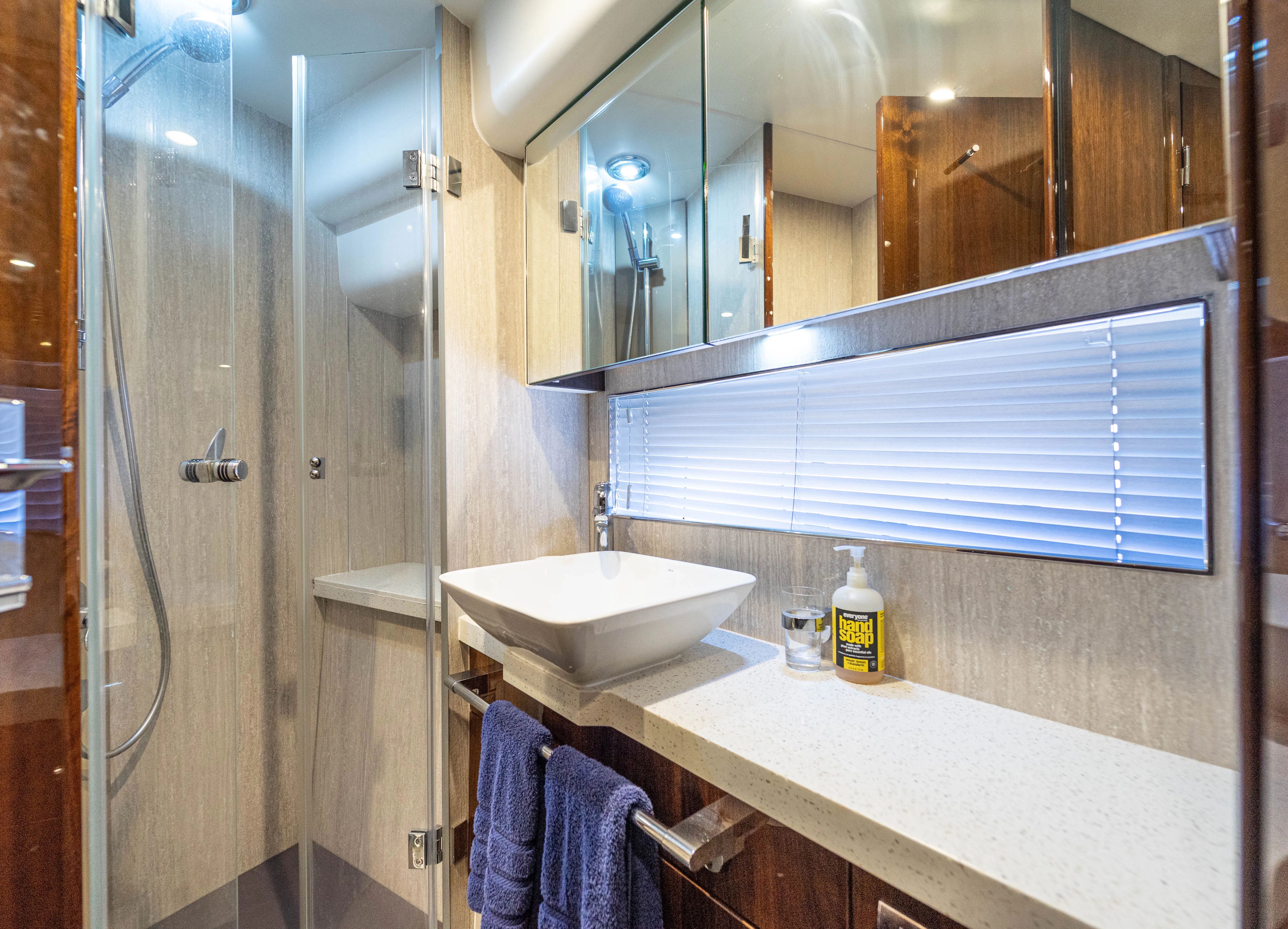 2019 Fairline Squadron 53 - Image 47