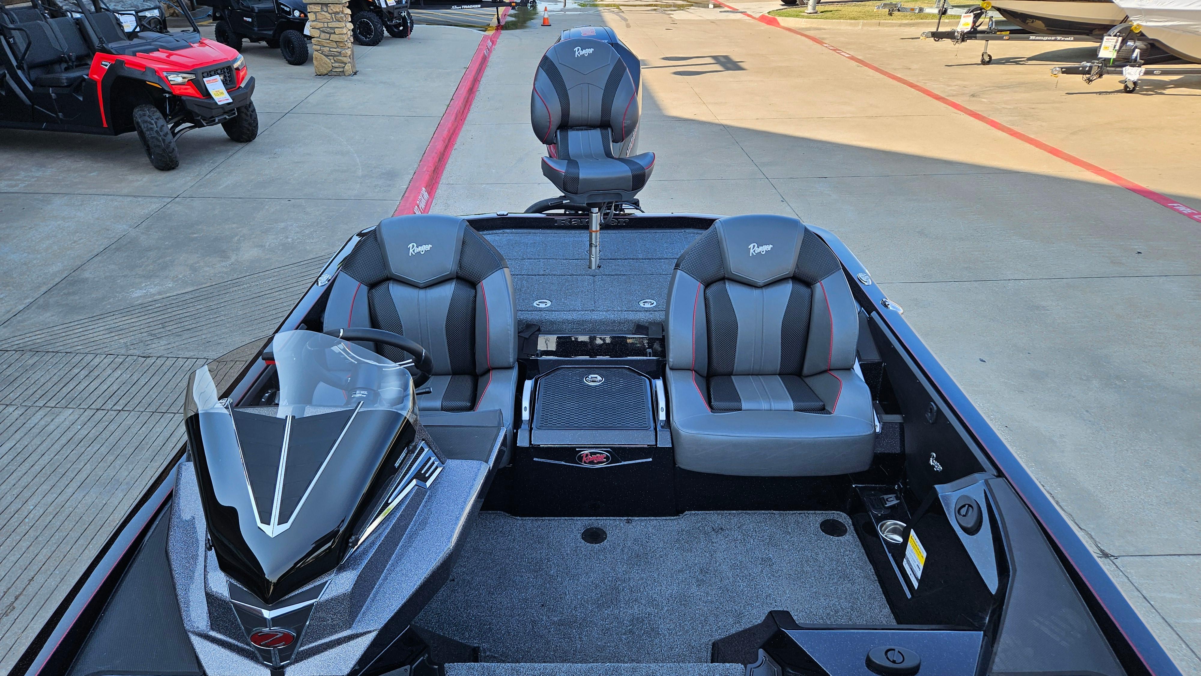 2025 Ranger Z520 boat interior with sleek seating and modern design.