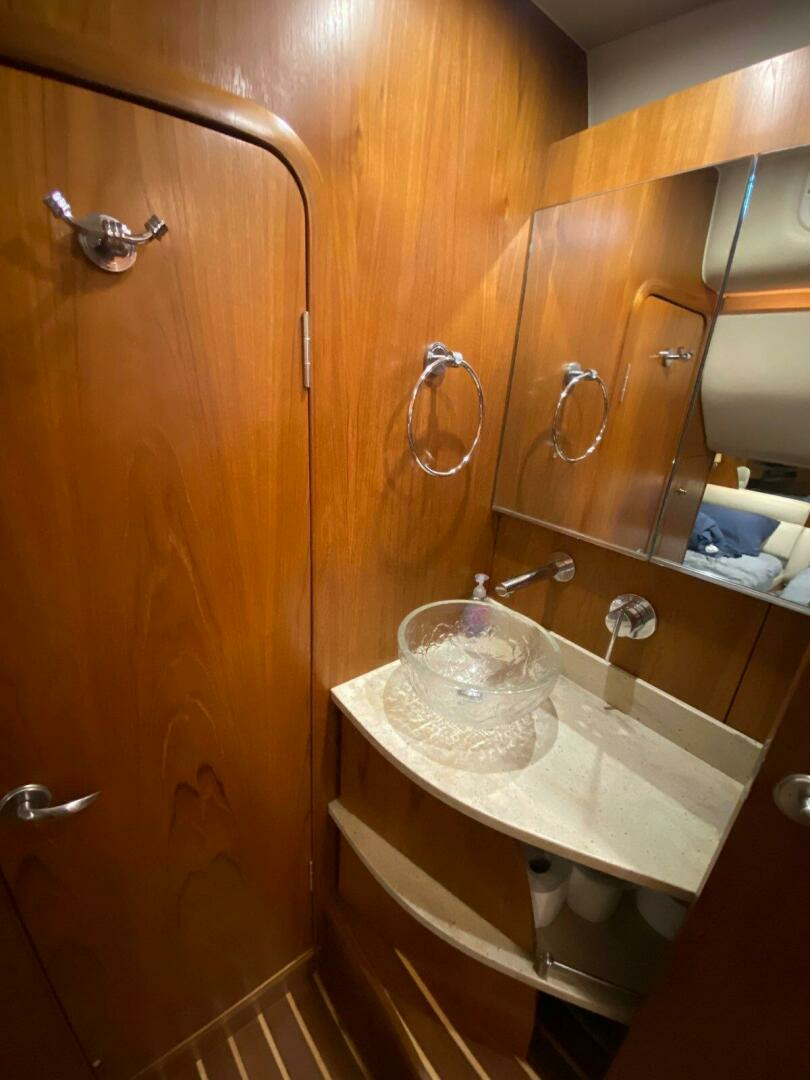 2009 Tiara Yachts 4300 Sovran - Image 20