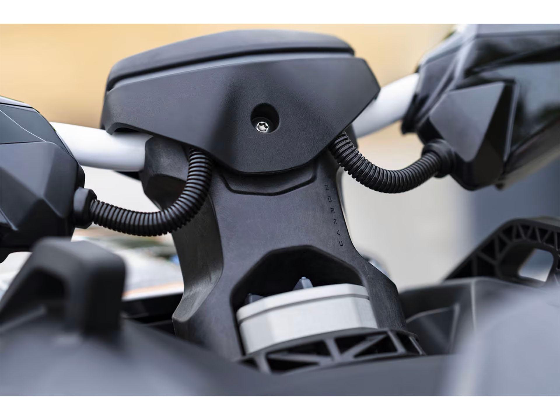 2025 Sea-Doo RXP-X 325 - 6