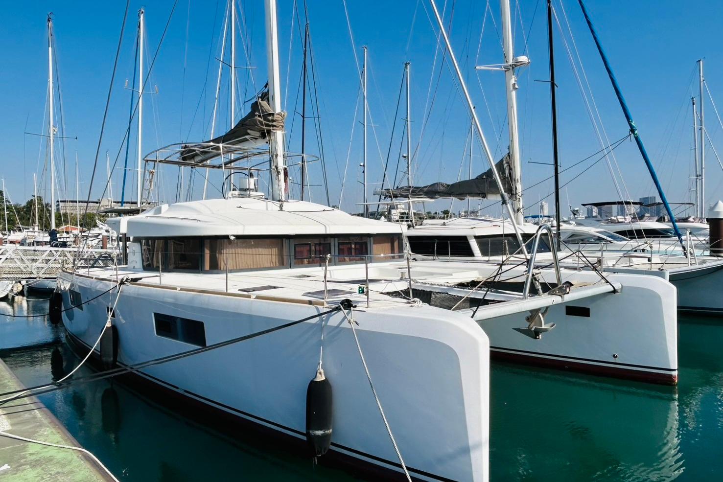 2013 Lagoon 52