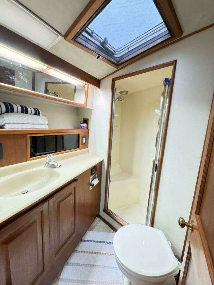 1987 Viking 48 Motor Yacht - Image 57