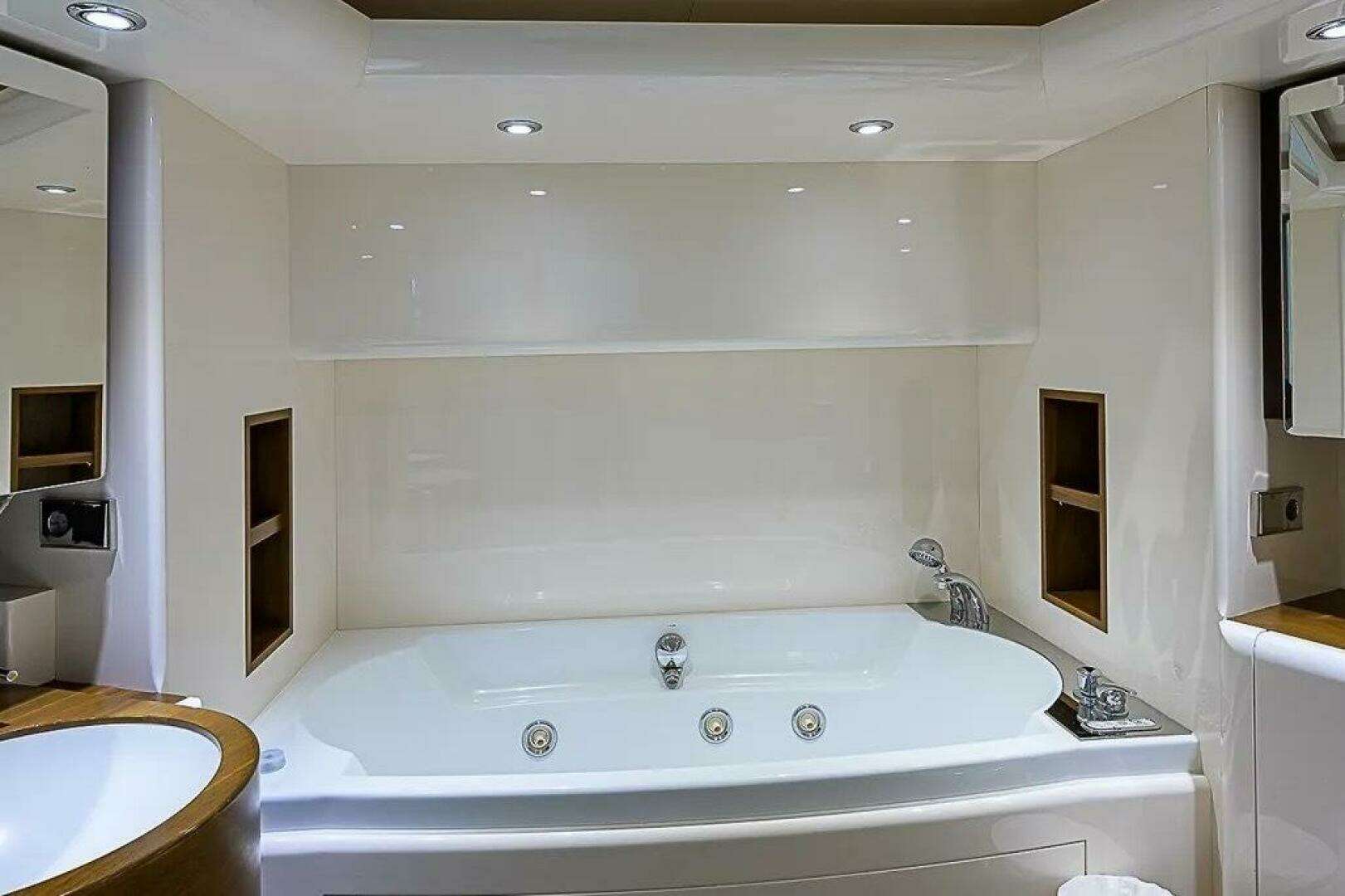 2005 DMB Danube Motor Yacht - Image 66
