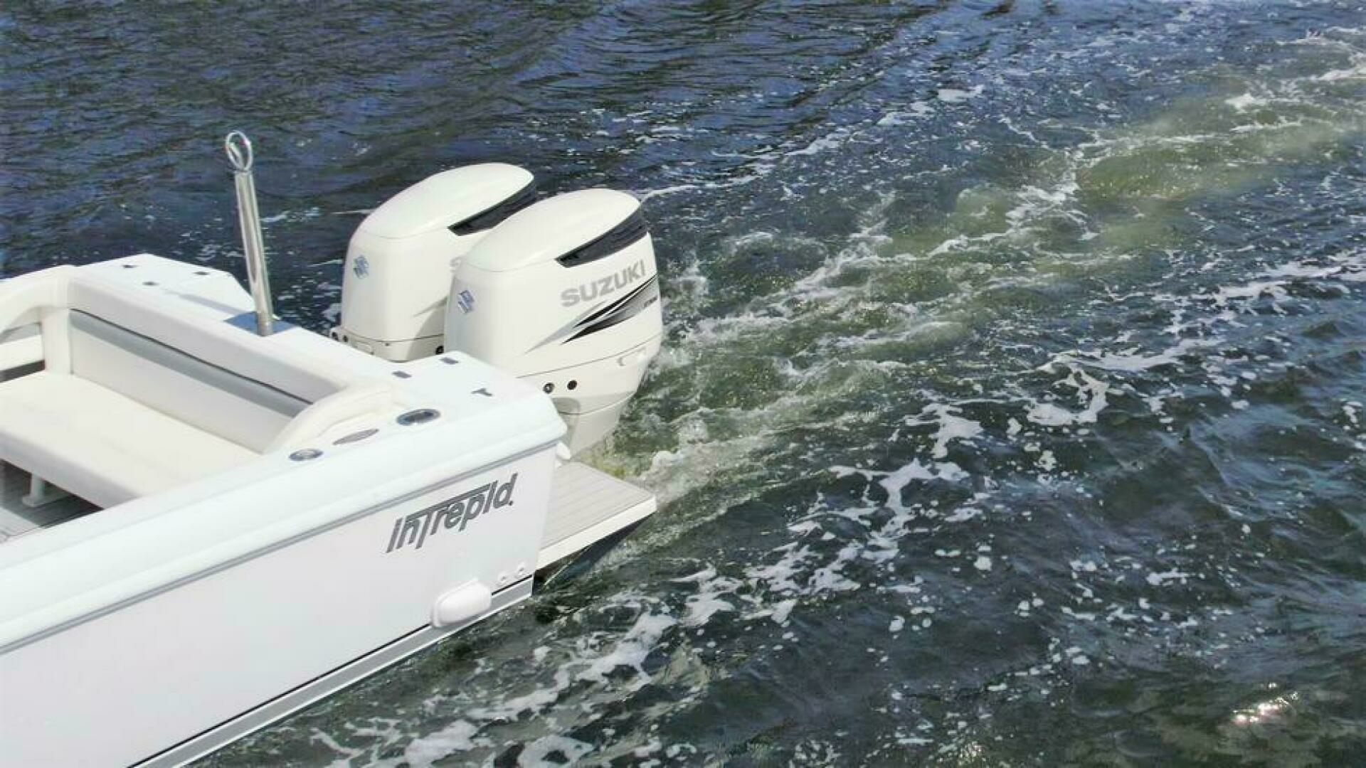 2003 Intrepid 32 - Image 2