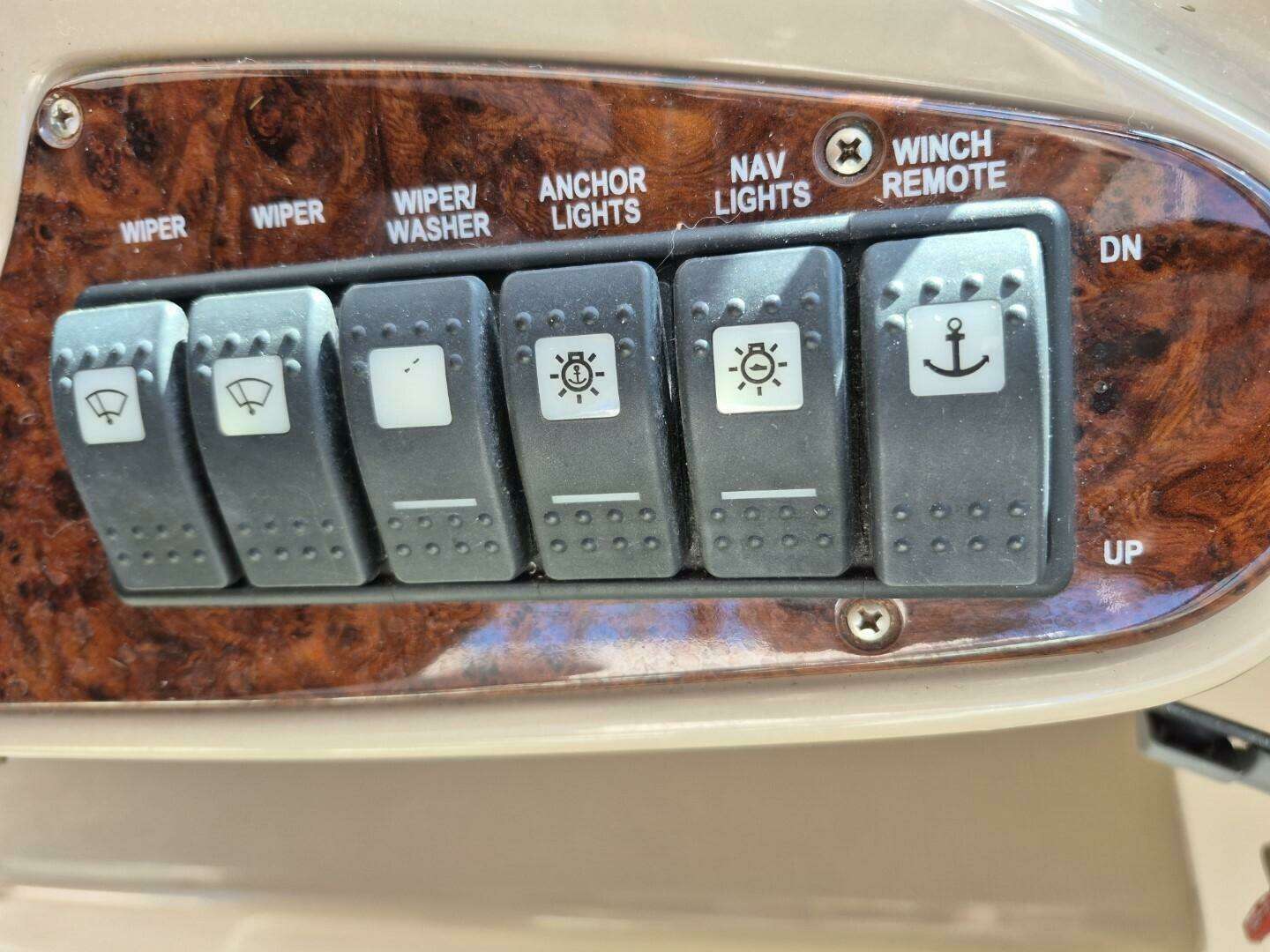 2004 Riviera 4000 Offshore - Image 32