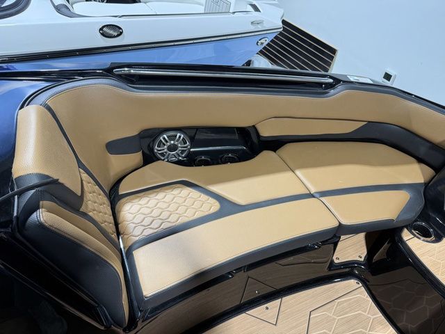 2026 Yamaha Boats 255XD - 28