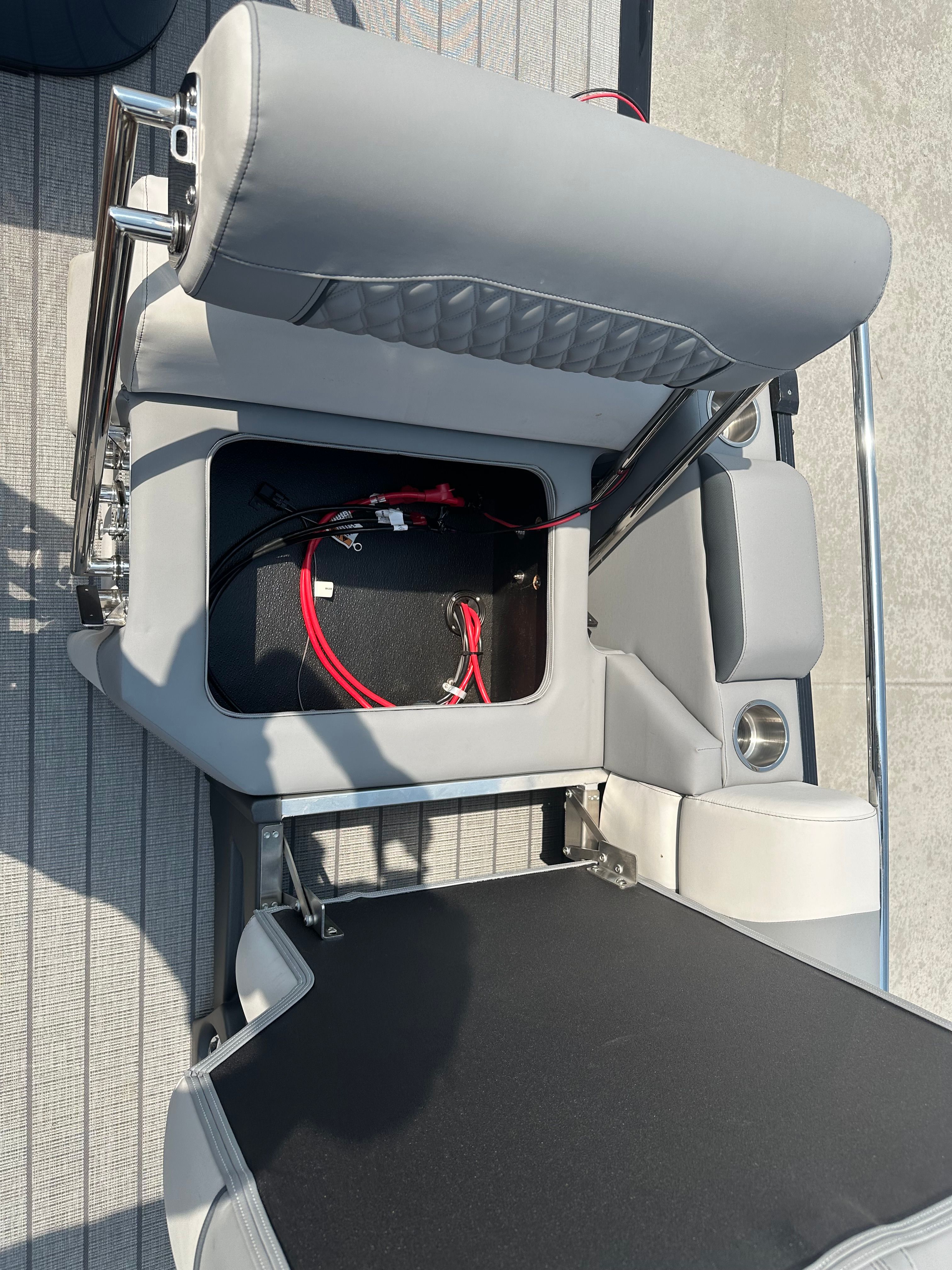 2025 Avalon Catalina Quad Lounge Shift - 23' - 35