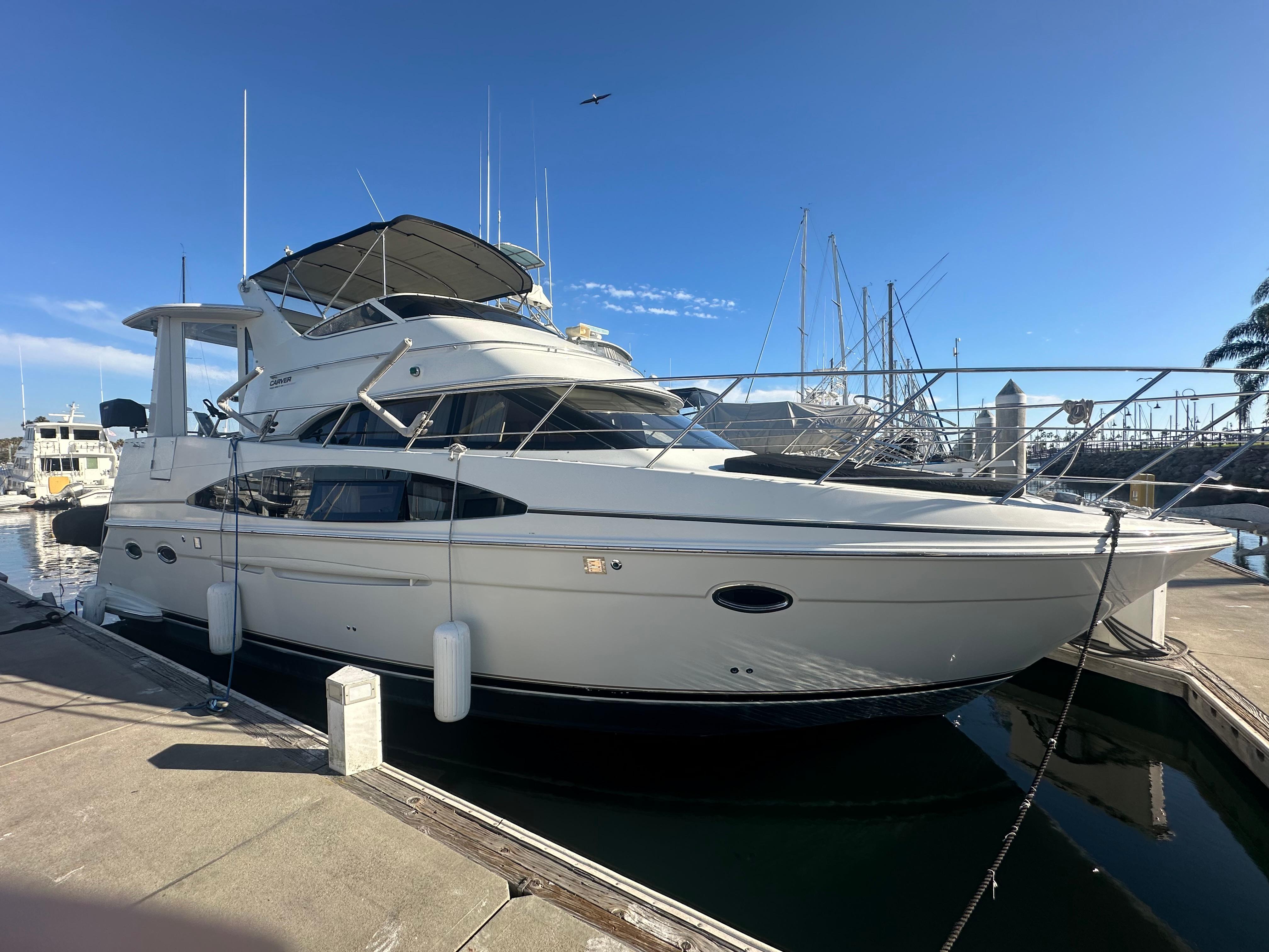 2004 Carver 396 Motor Yacht