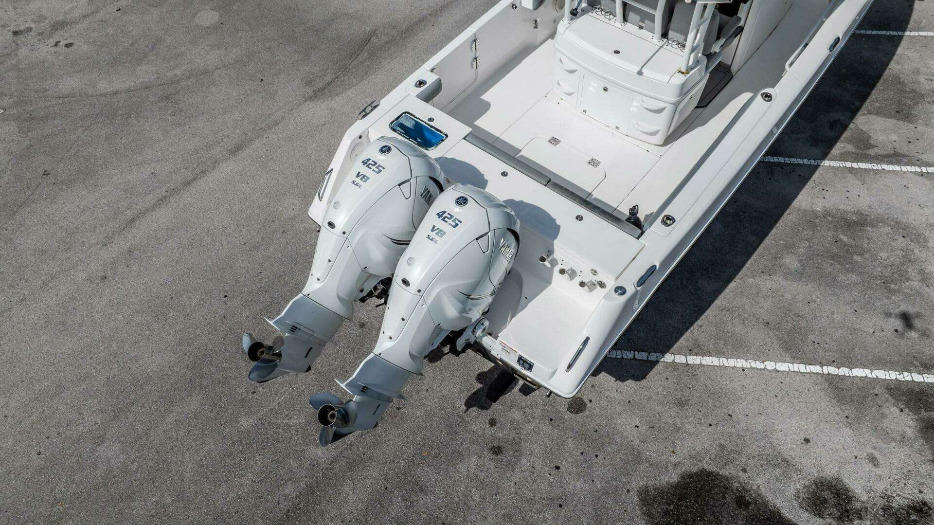 2021 Everglades 335 Center Console - Image 54