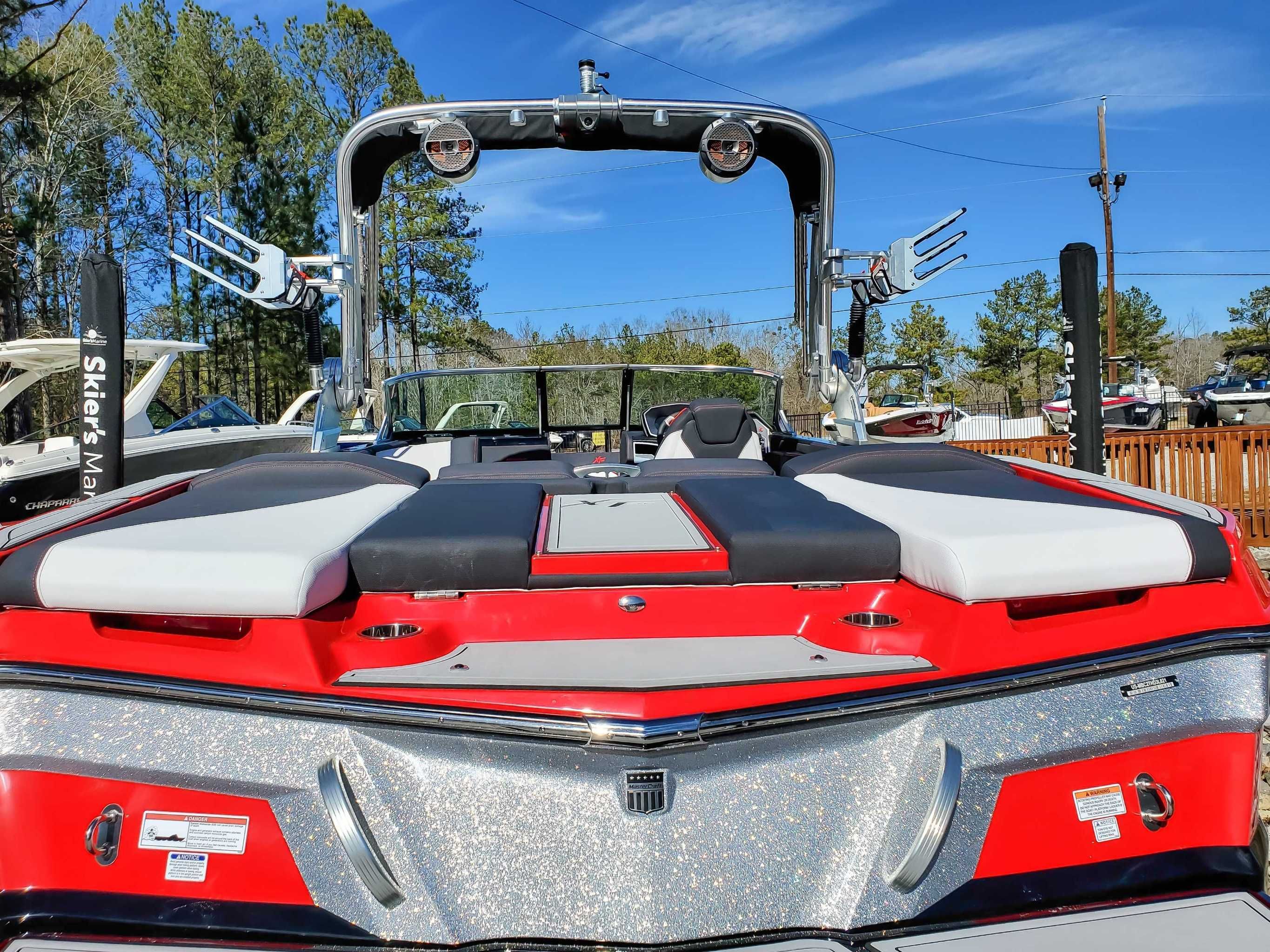 2021 MasterCraft XT25 - 10