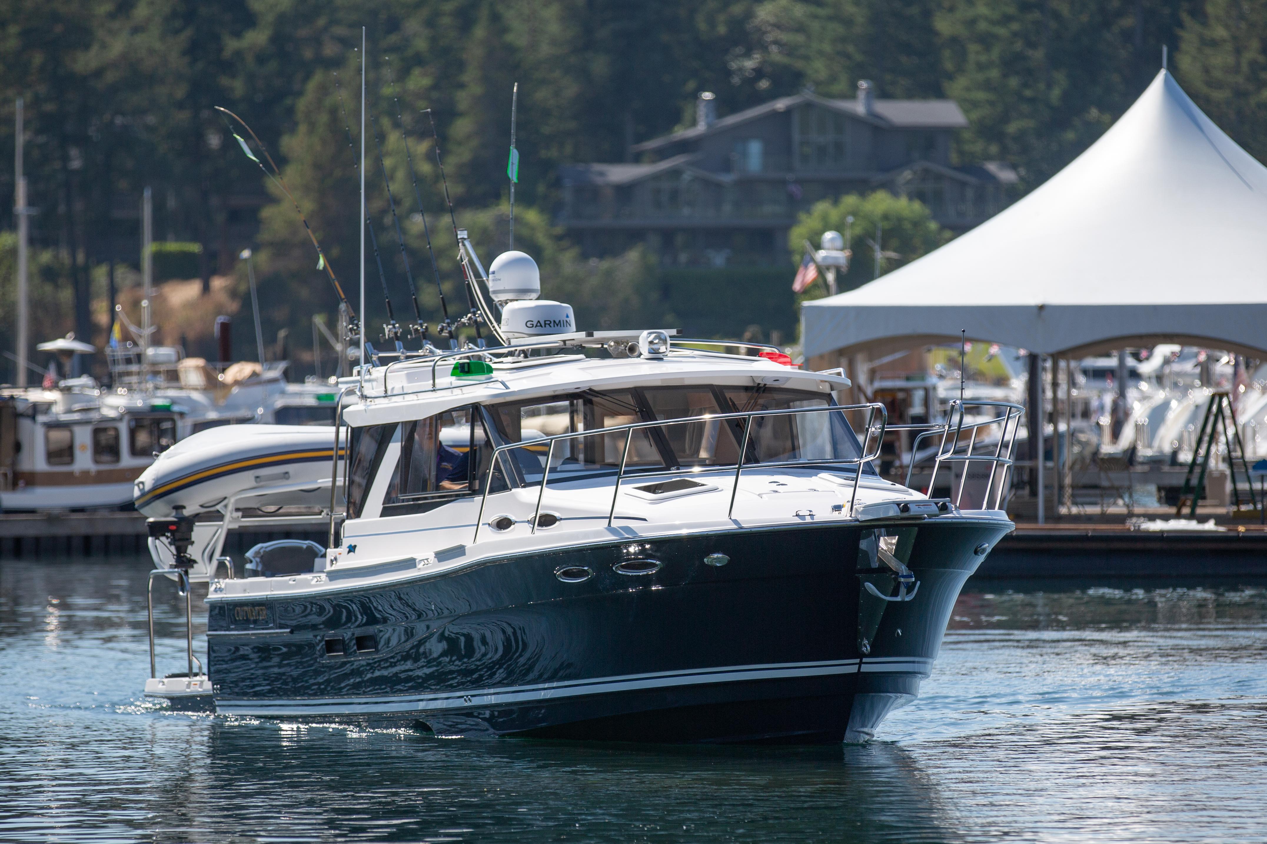 2026 Cutwater C-32 Coupe