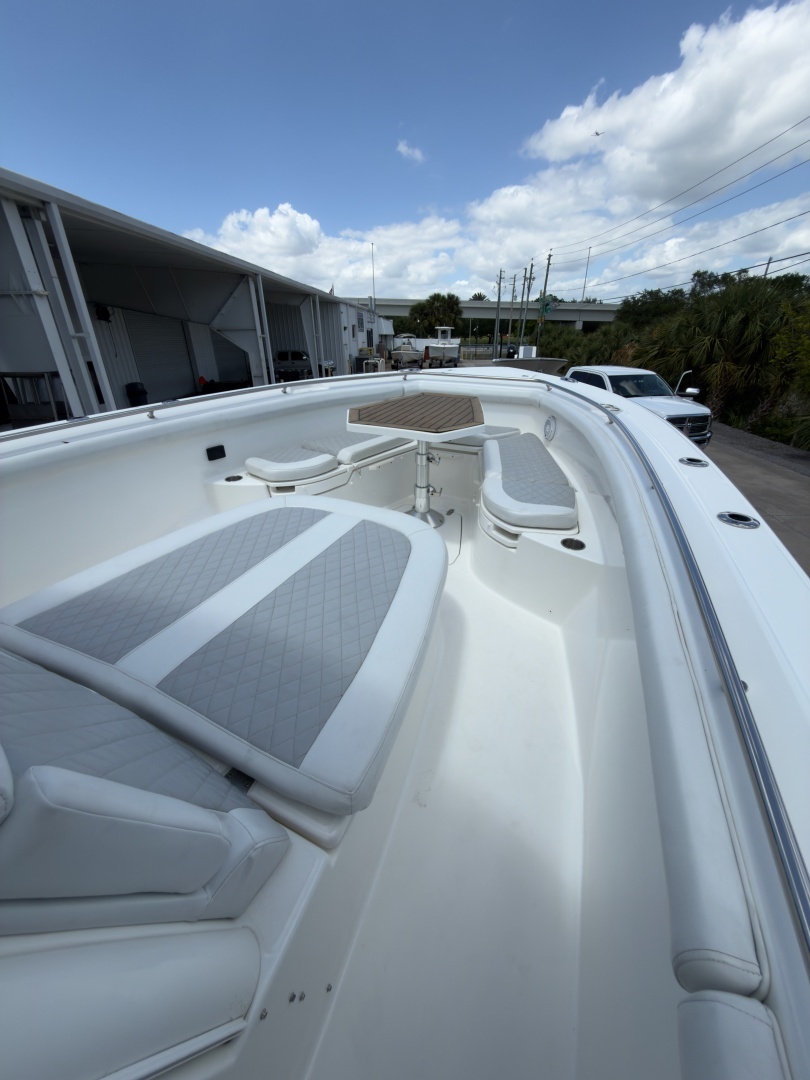 2016 Boston Whaler 350 Outrage - Image 31