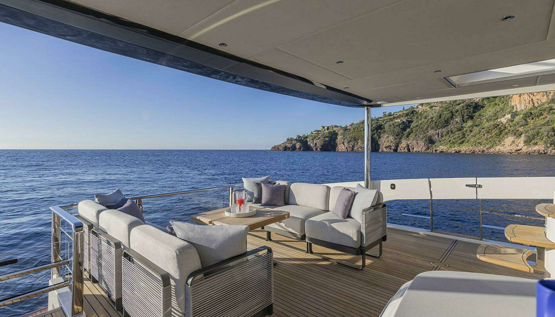 2027 Absolute Navetta 75 - Image 10