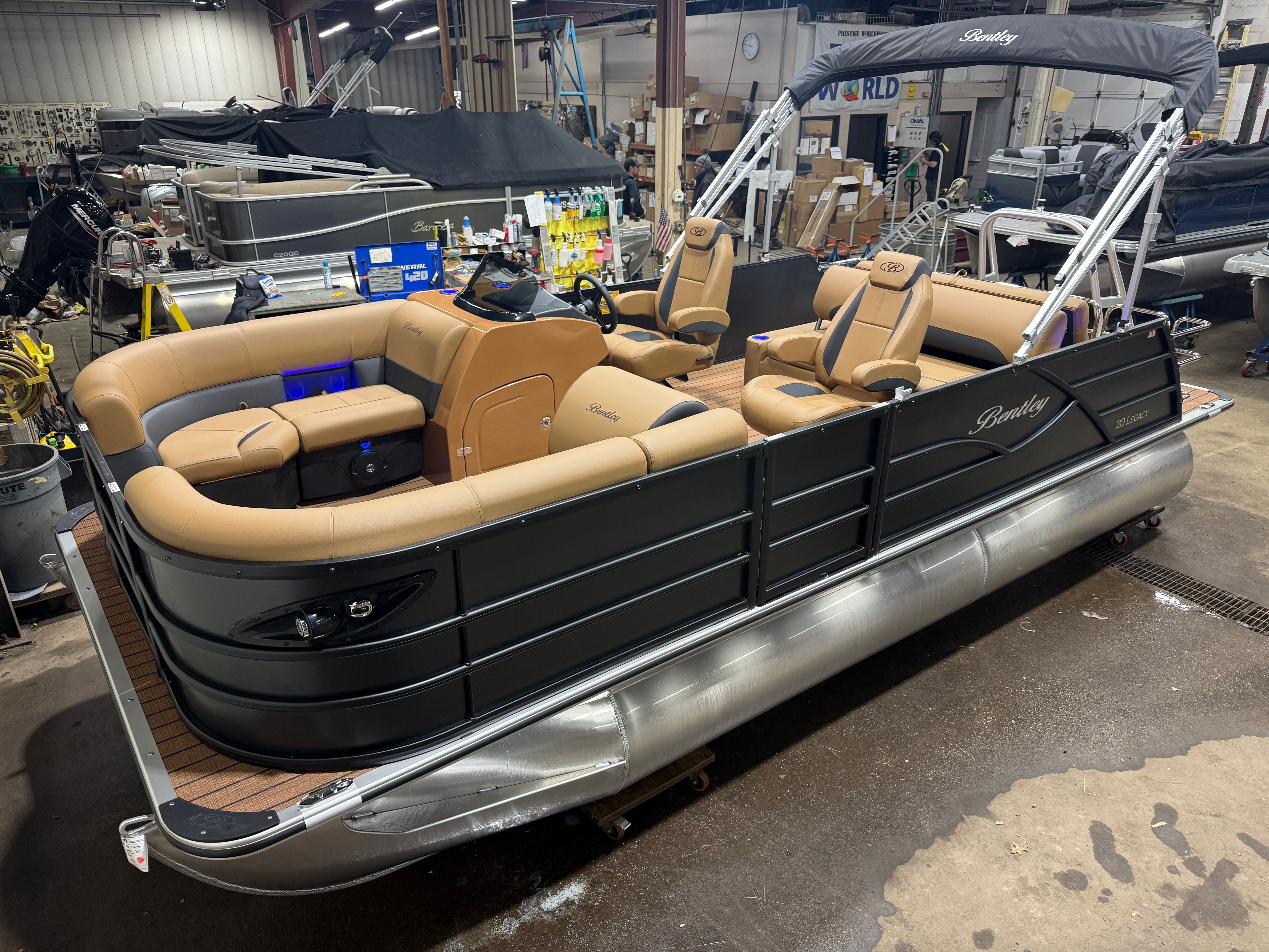 2026 Bentley Pontoons Legacy 220 Swingback Pontoon & Honda 4-Stroke EFI