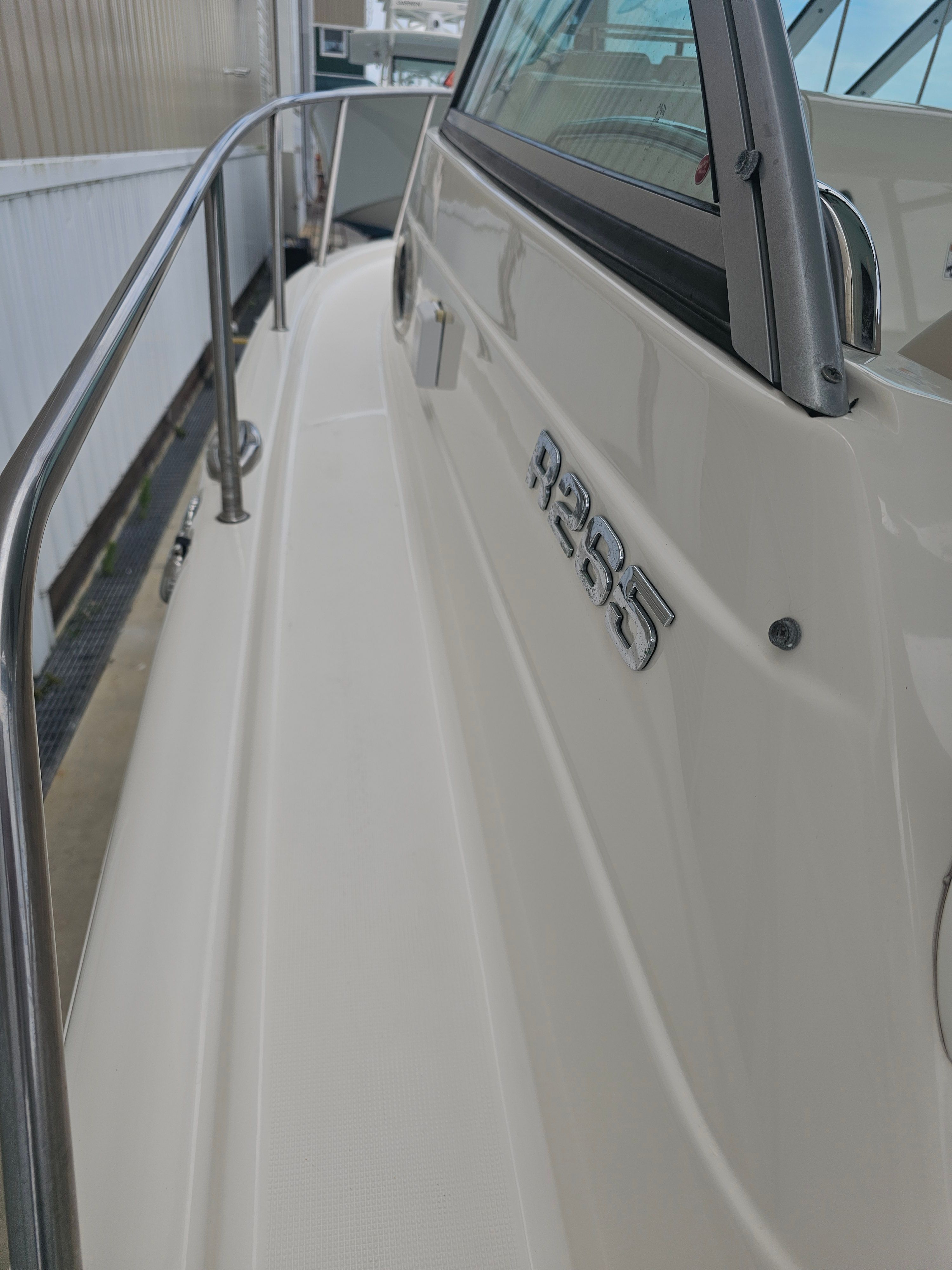 2017 Robalo R265 Walkaround - 44