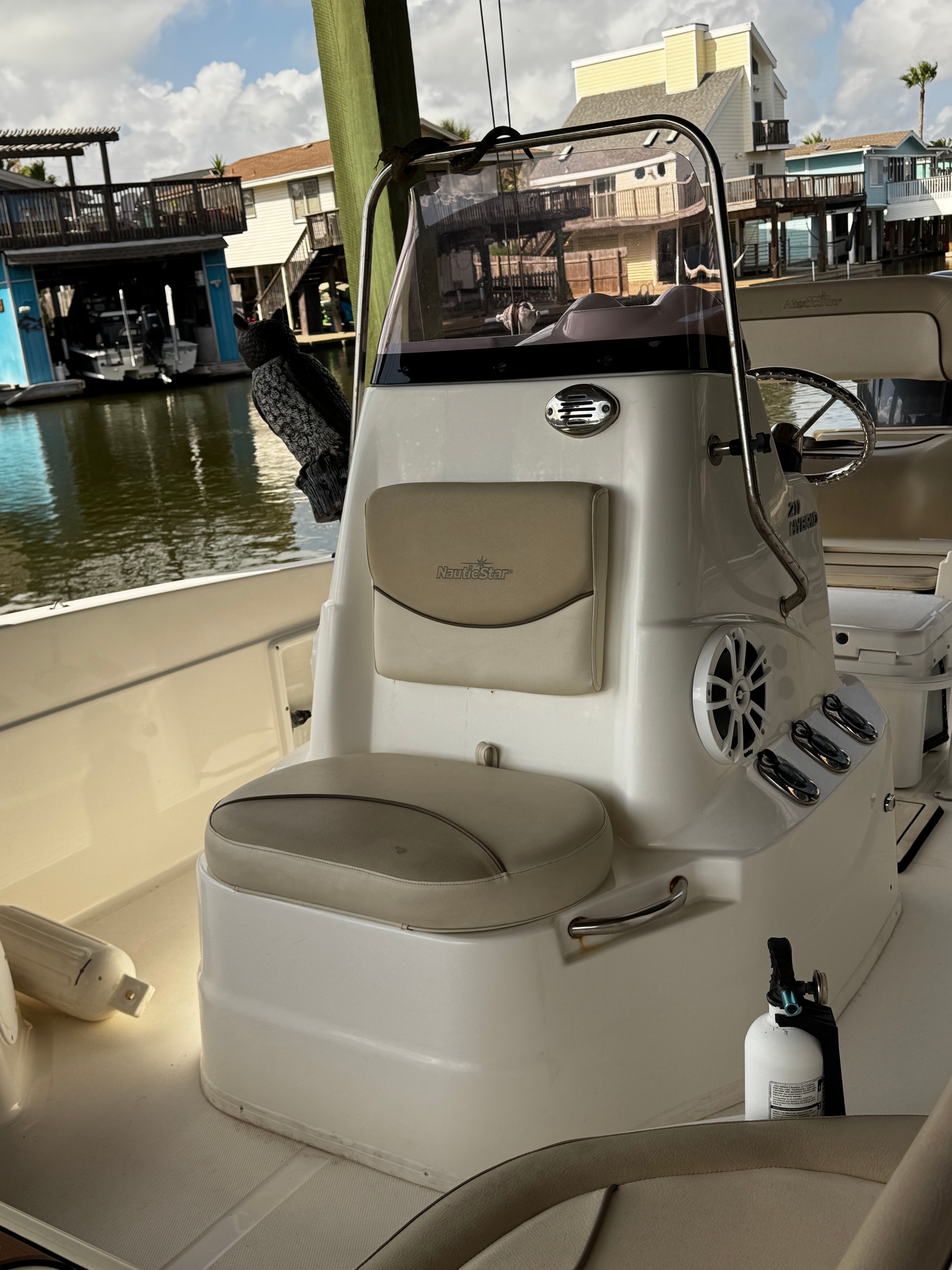 2021 NauticStar 211 Hybrid - 7
