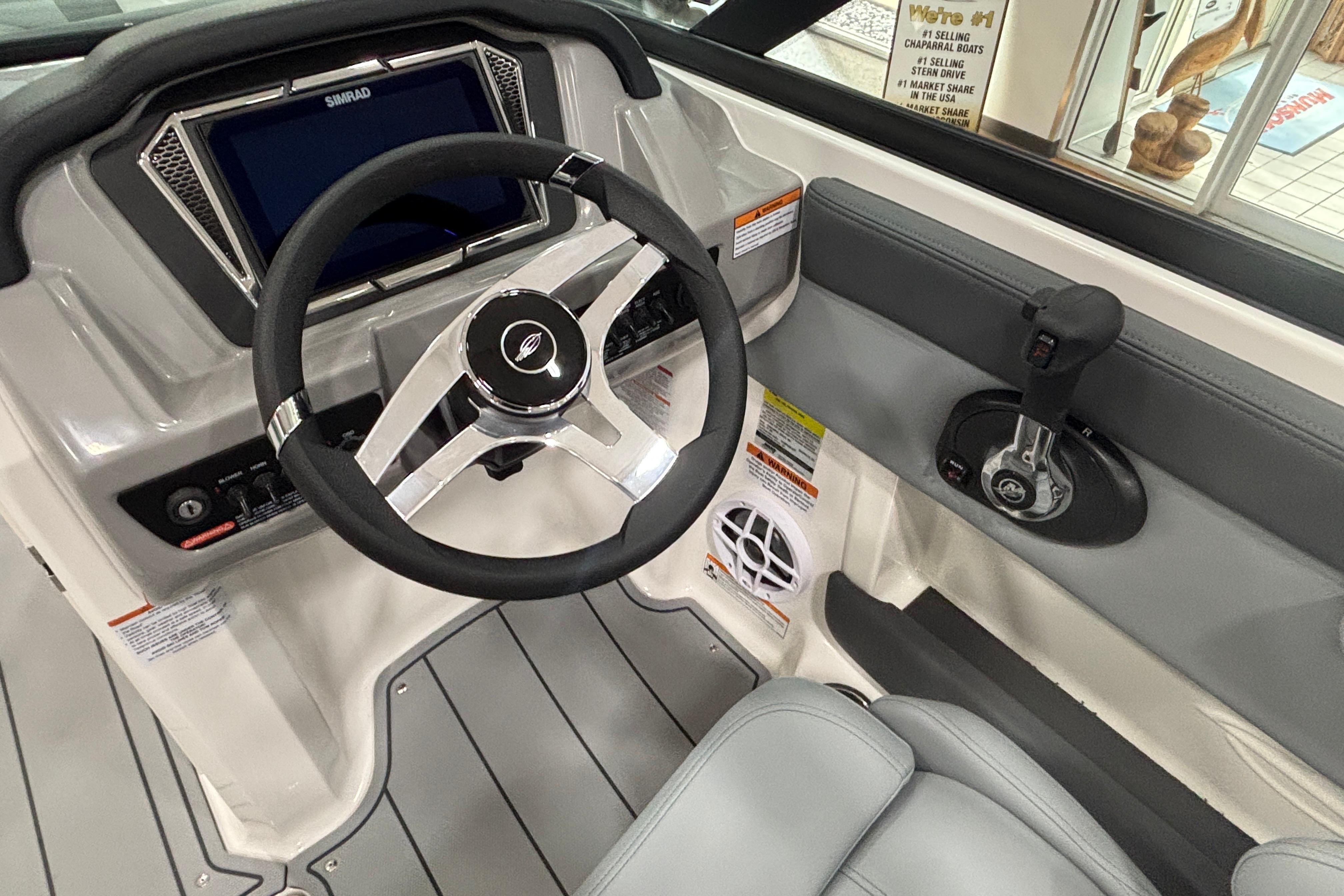 Interior view of Chaparral 21 SSi 2026 helm.