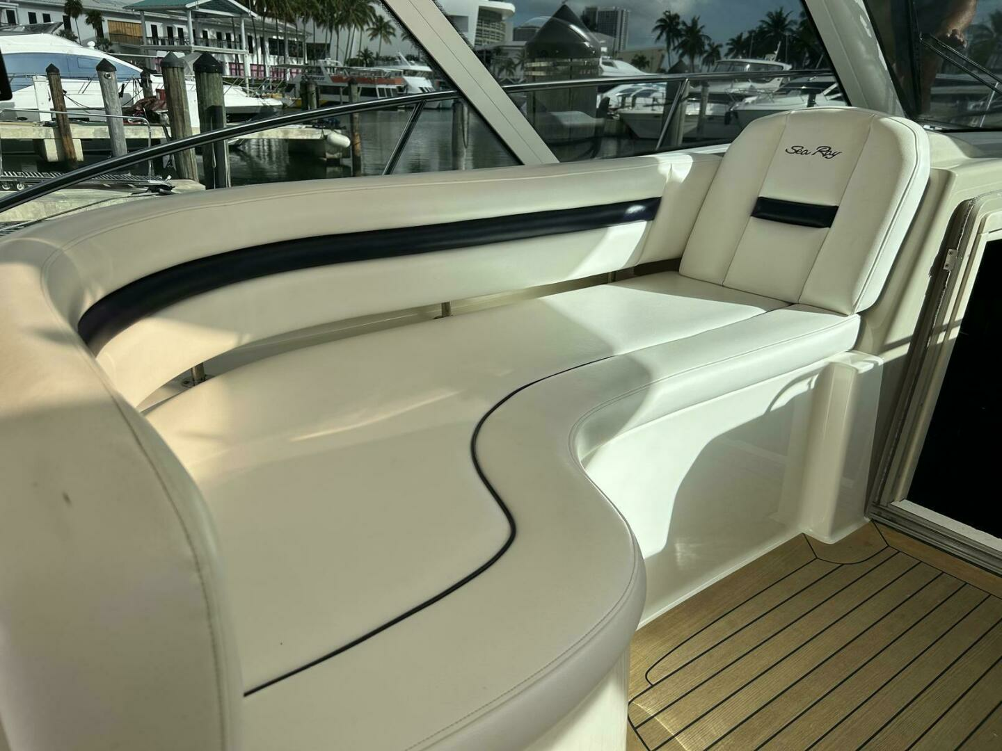 2008 Sea Ray 480 Sundancer - Image 9
