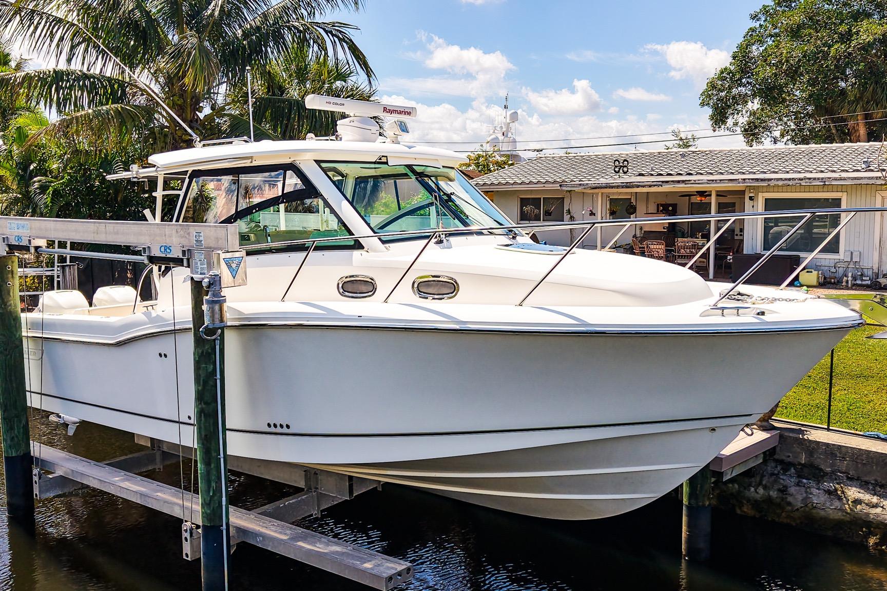 2018 Boston Whaler 315 Conquest