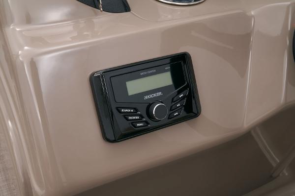 2023 Sun Tracker Party Barge 22 RF DLX - 34