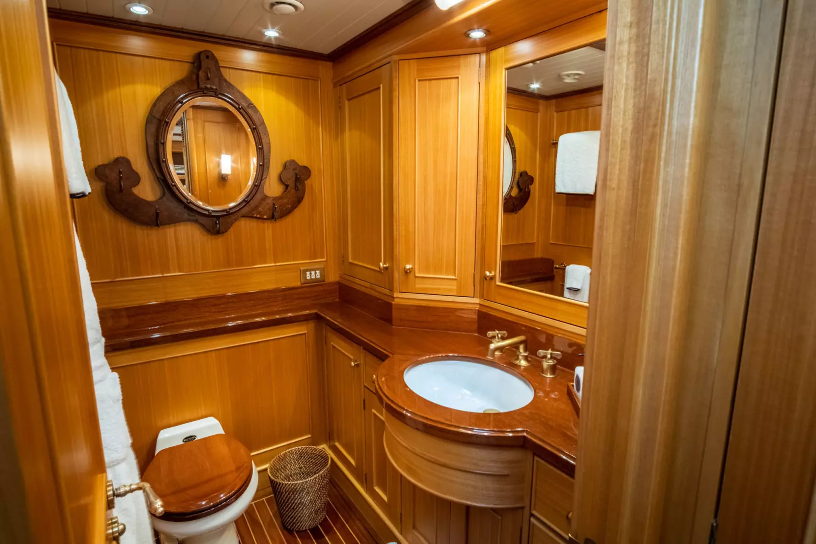 1999 Palmer Johnson Motor Yacht - Image 22