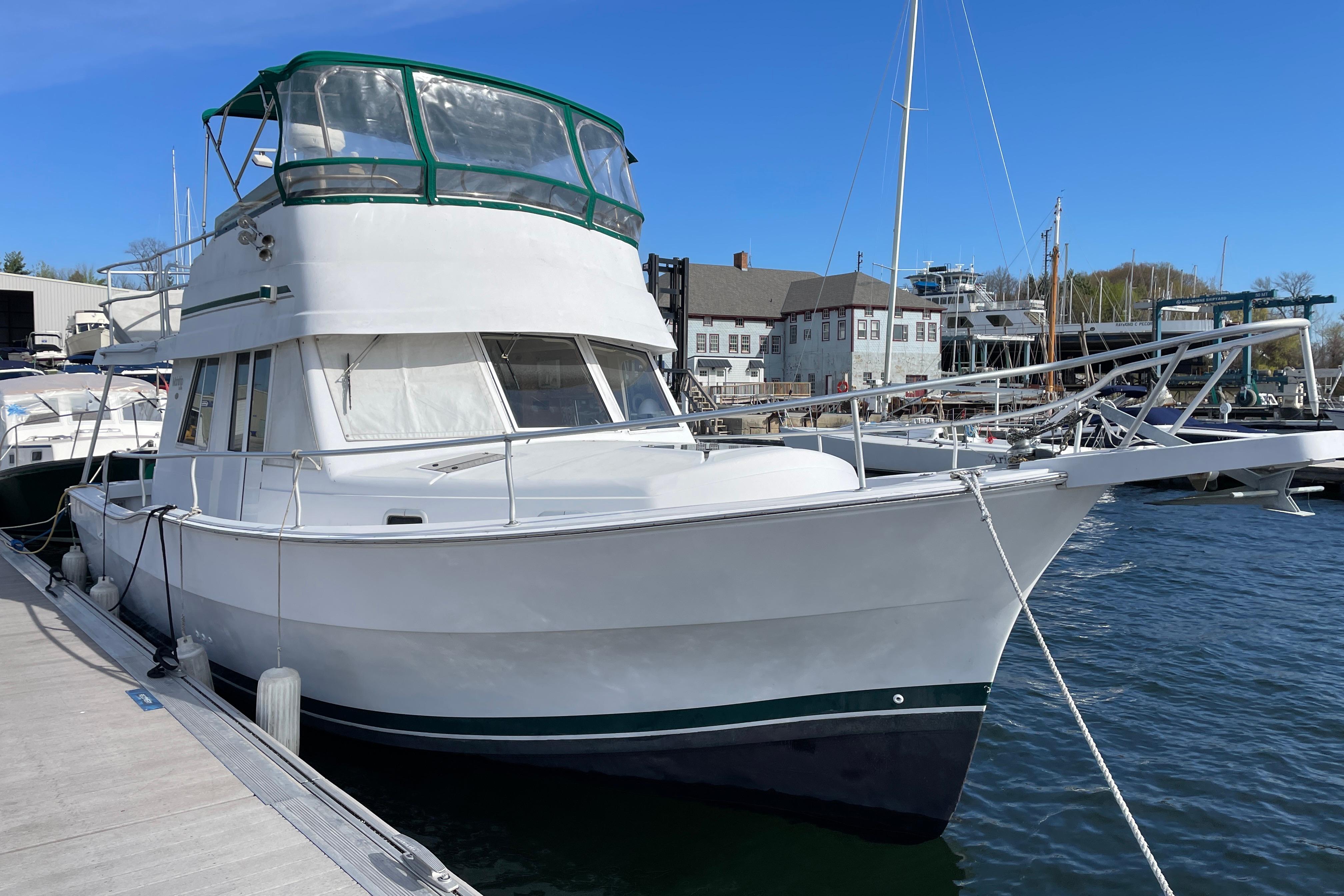 2000 Mainship 390 Trawler