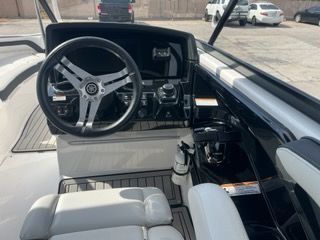 2020 Yamaha Boats 242SE - 12