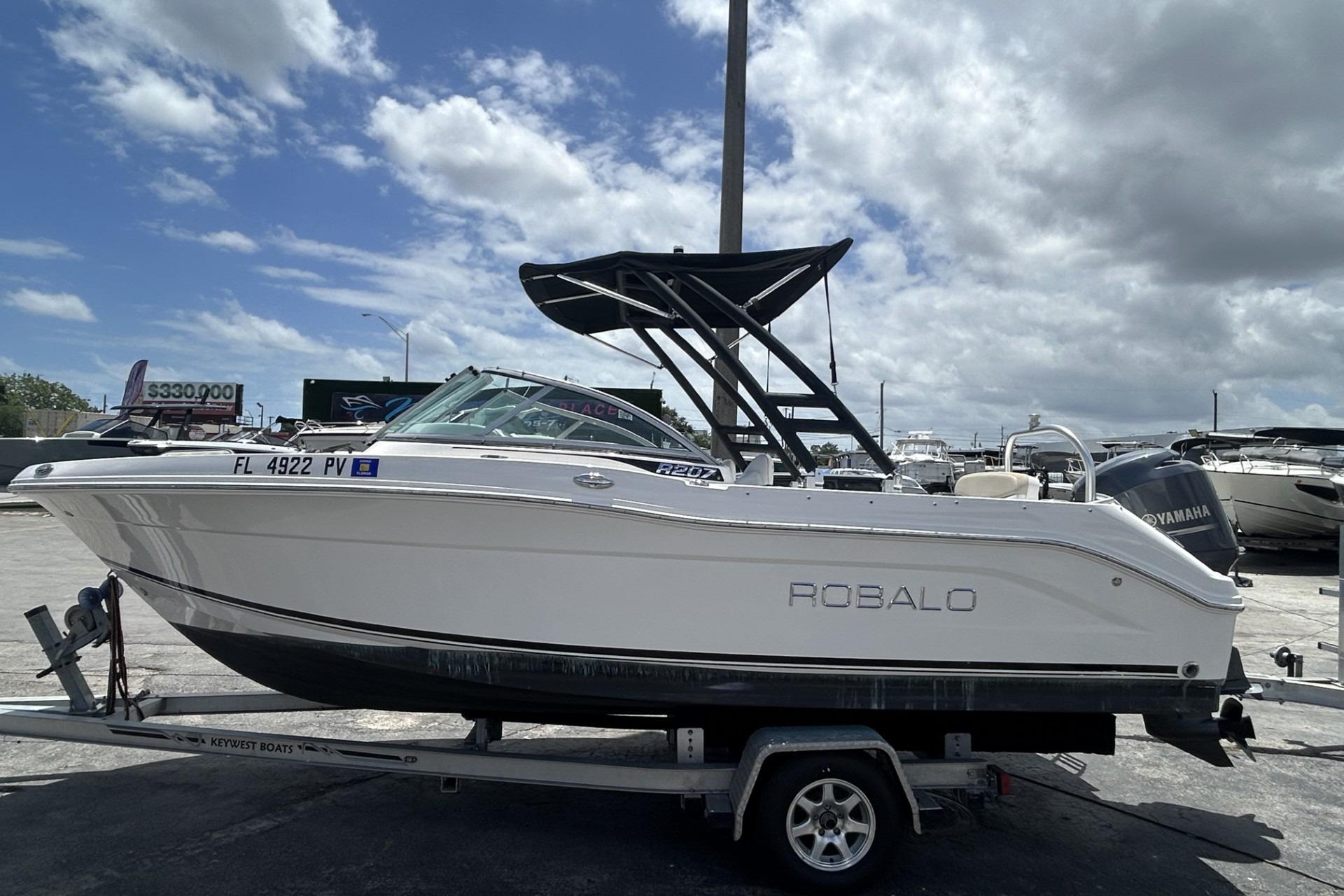 2014 Robalo R207 Dual Console